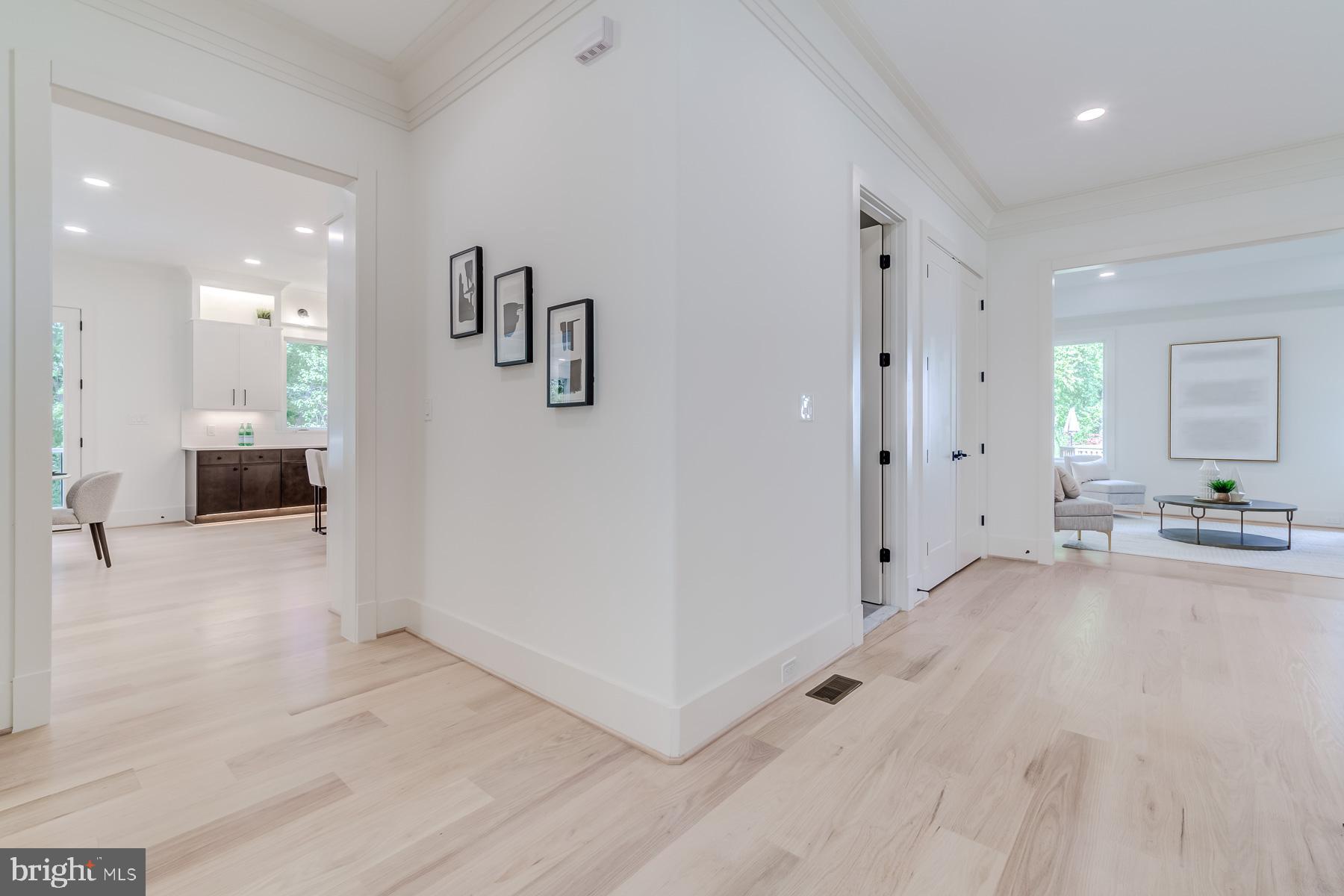 VIENNA WOODS - Residential