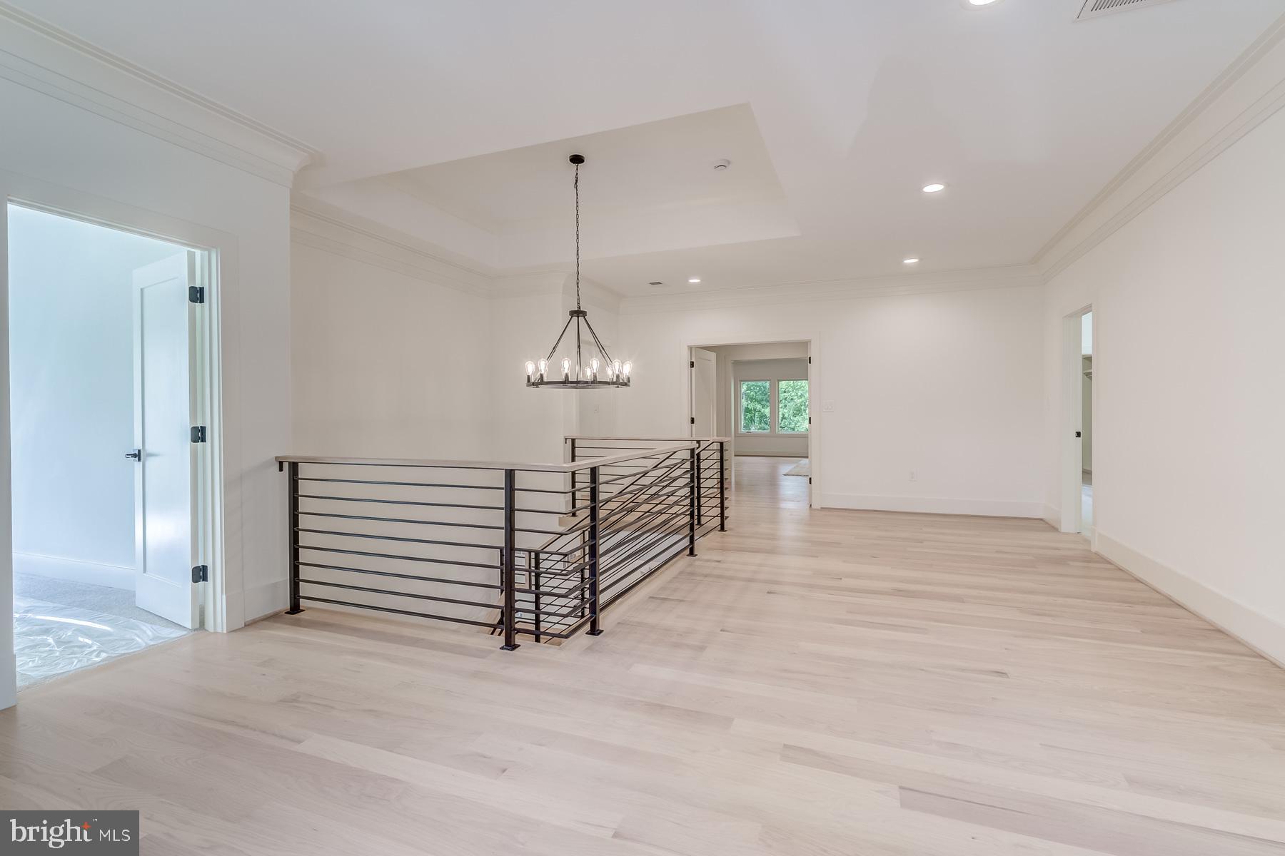 VIENNA WOODS - Residential