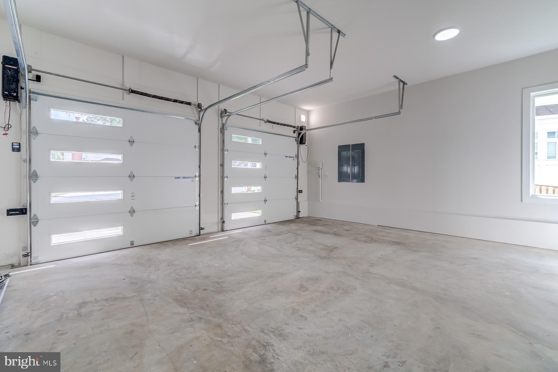 VIENNA WOODS - Residential