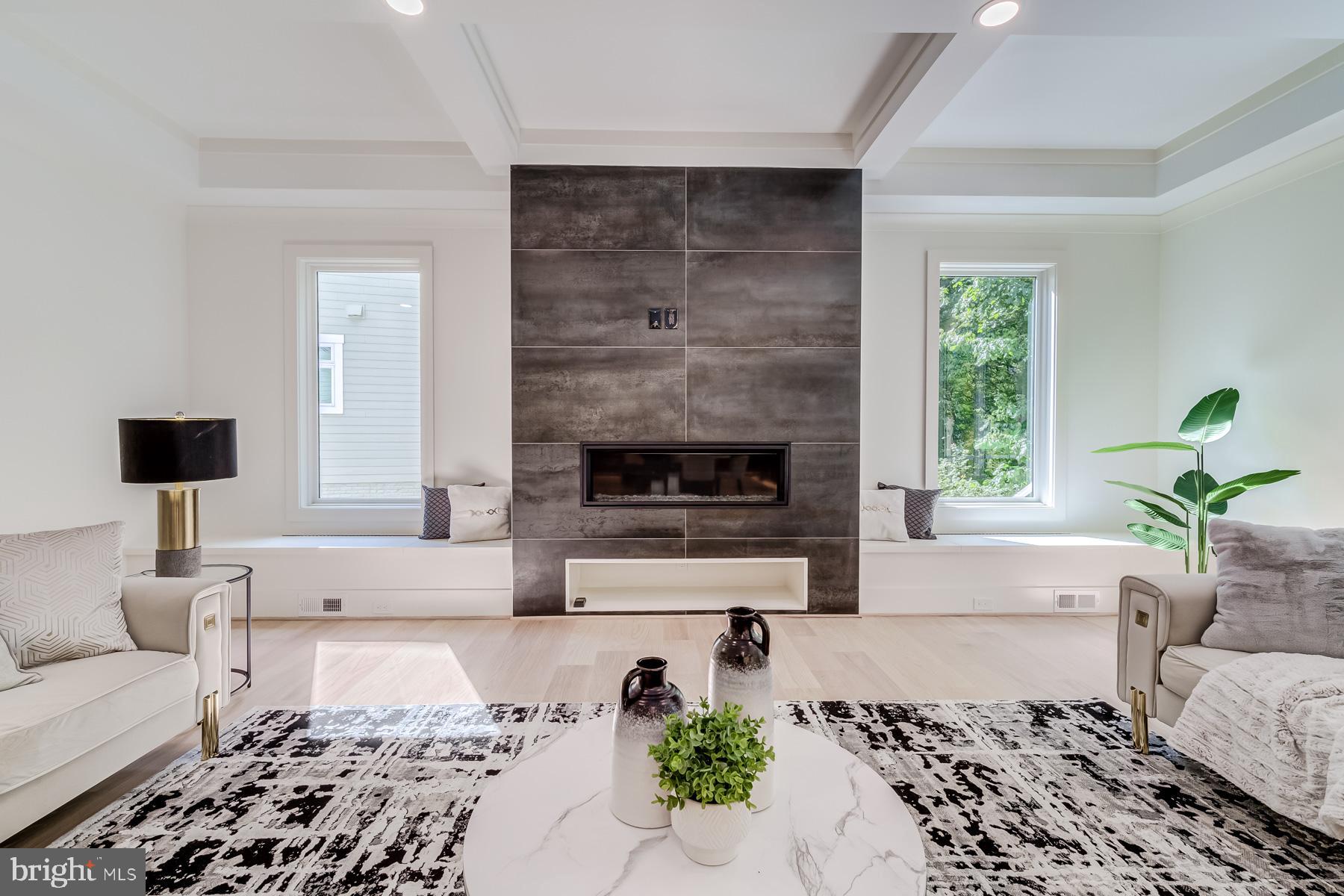 VIENNA WOODS - Residential