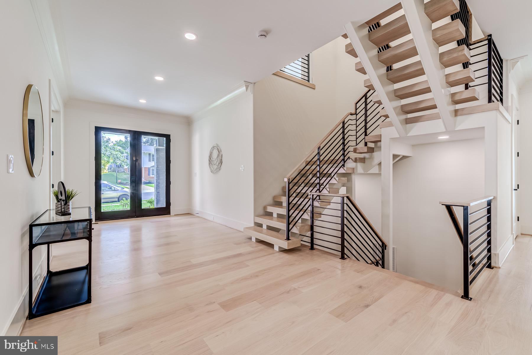 VIENNA WOODS - Residential