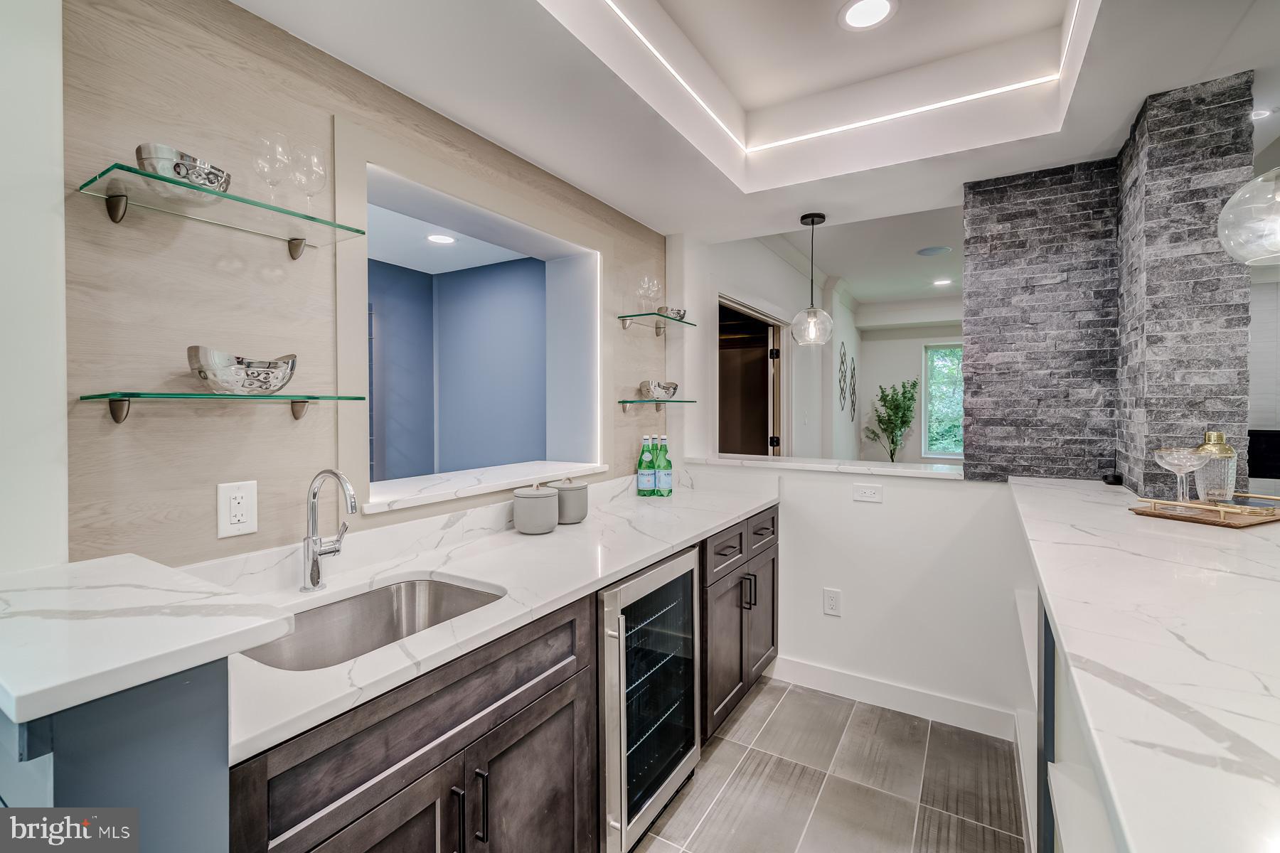 VIENNA WOODS - Residential