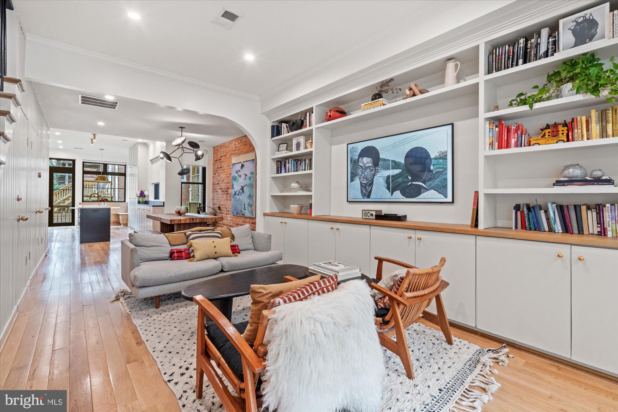7 U STREET NW