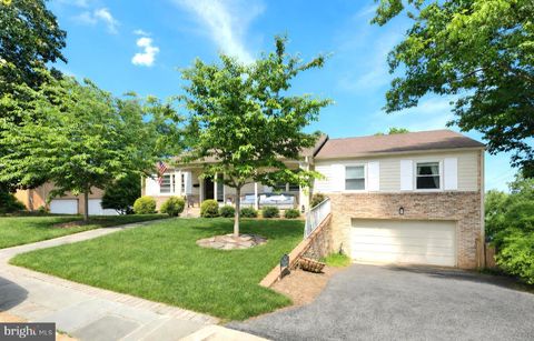 Photo of 7215 Park Terrace Drive, ALEXANDRIA, VA 22307 (MLS # VAFX2313440)