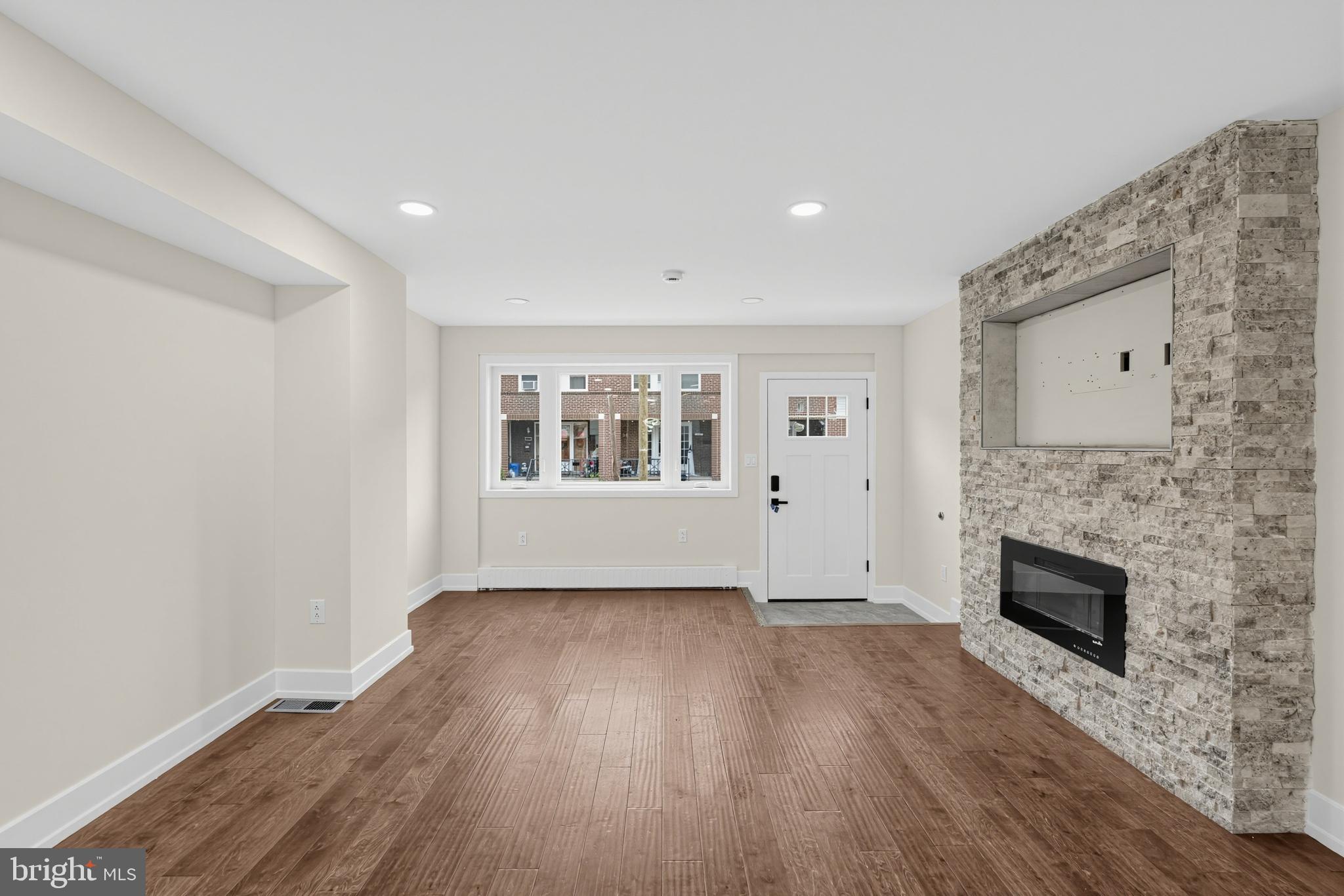 2862 SELLERS STREET