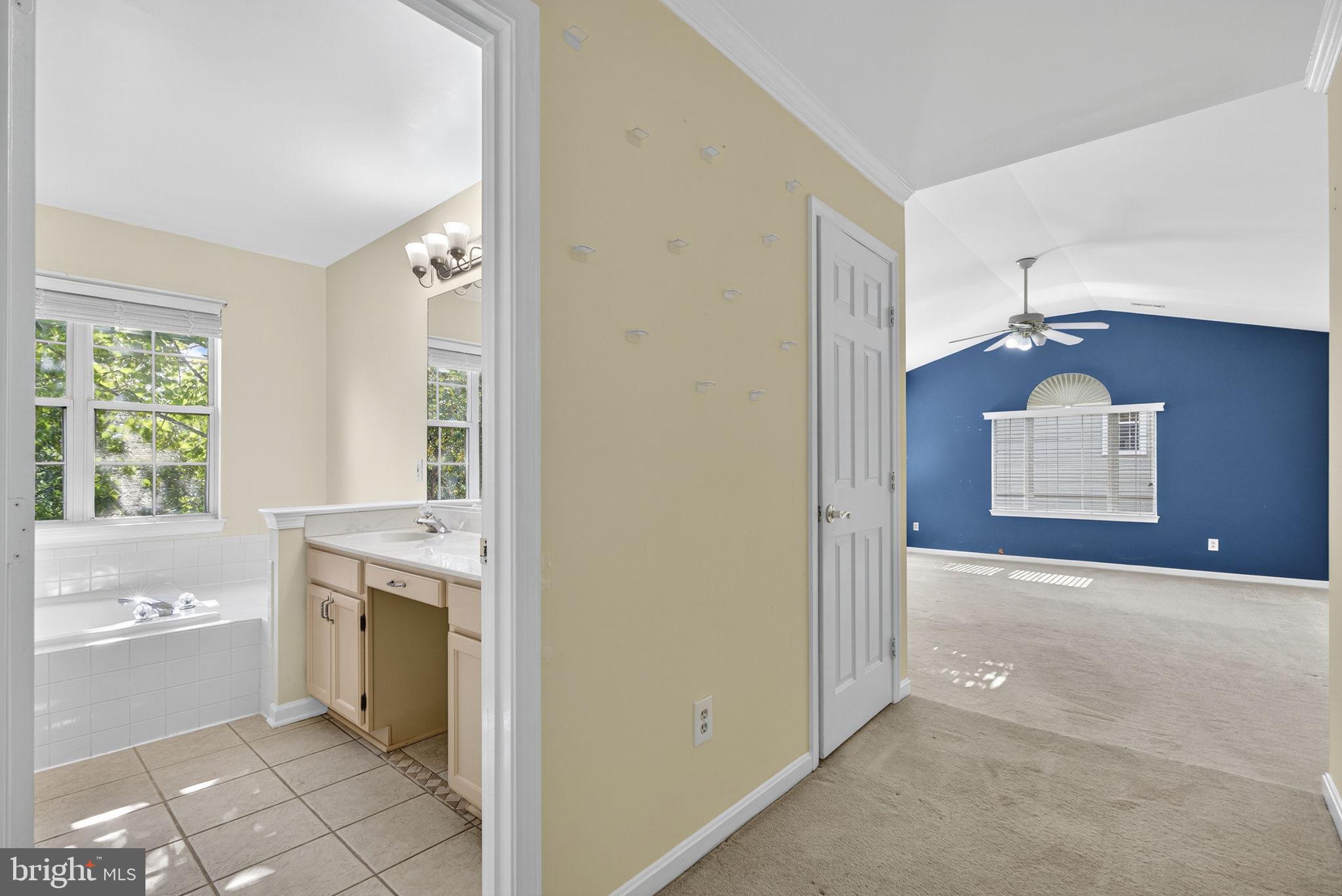 ASHBURN FARM - Residential