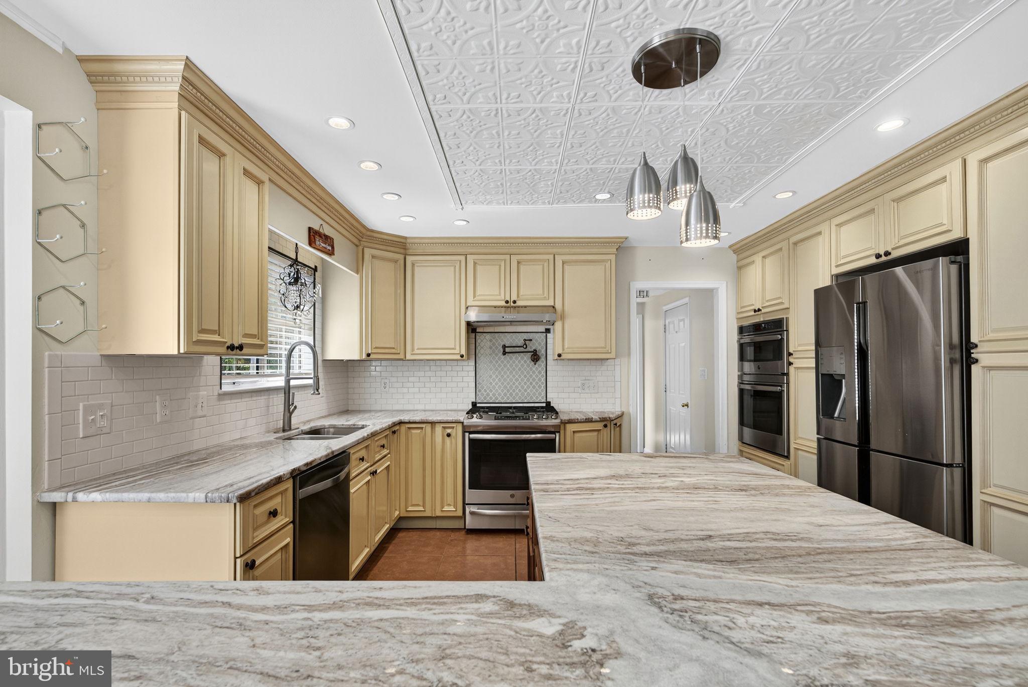 ASHBURN FARM - Residential