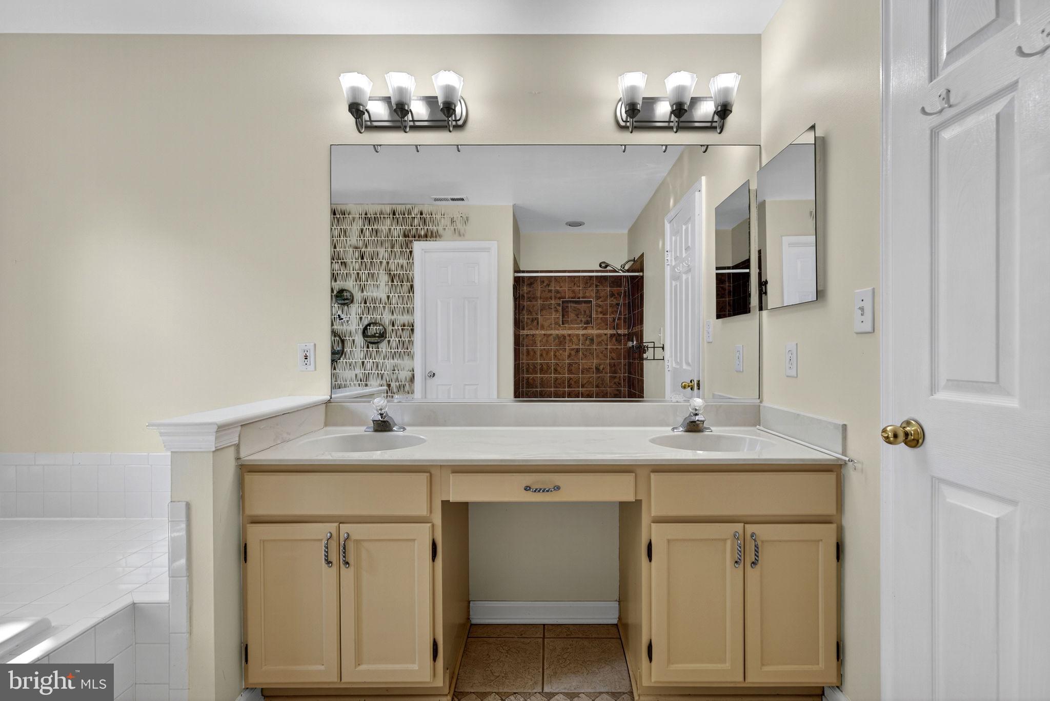 ASHBURN FARM - Residential