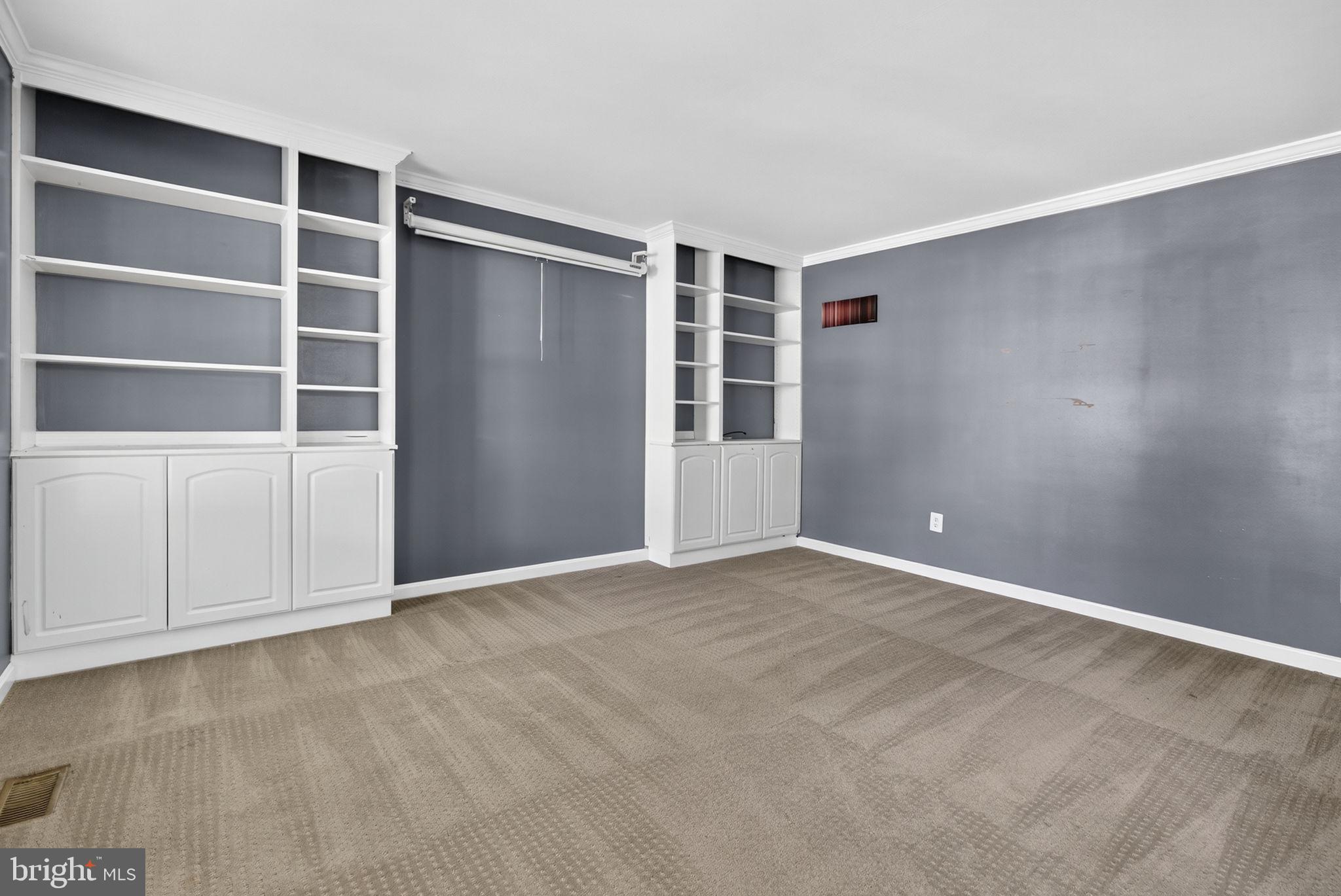 ASHBURN FARM - Residential