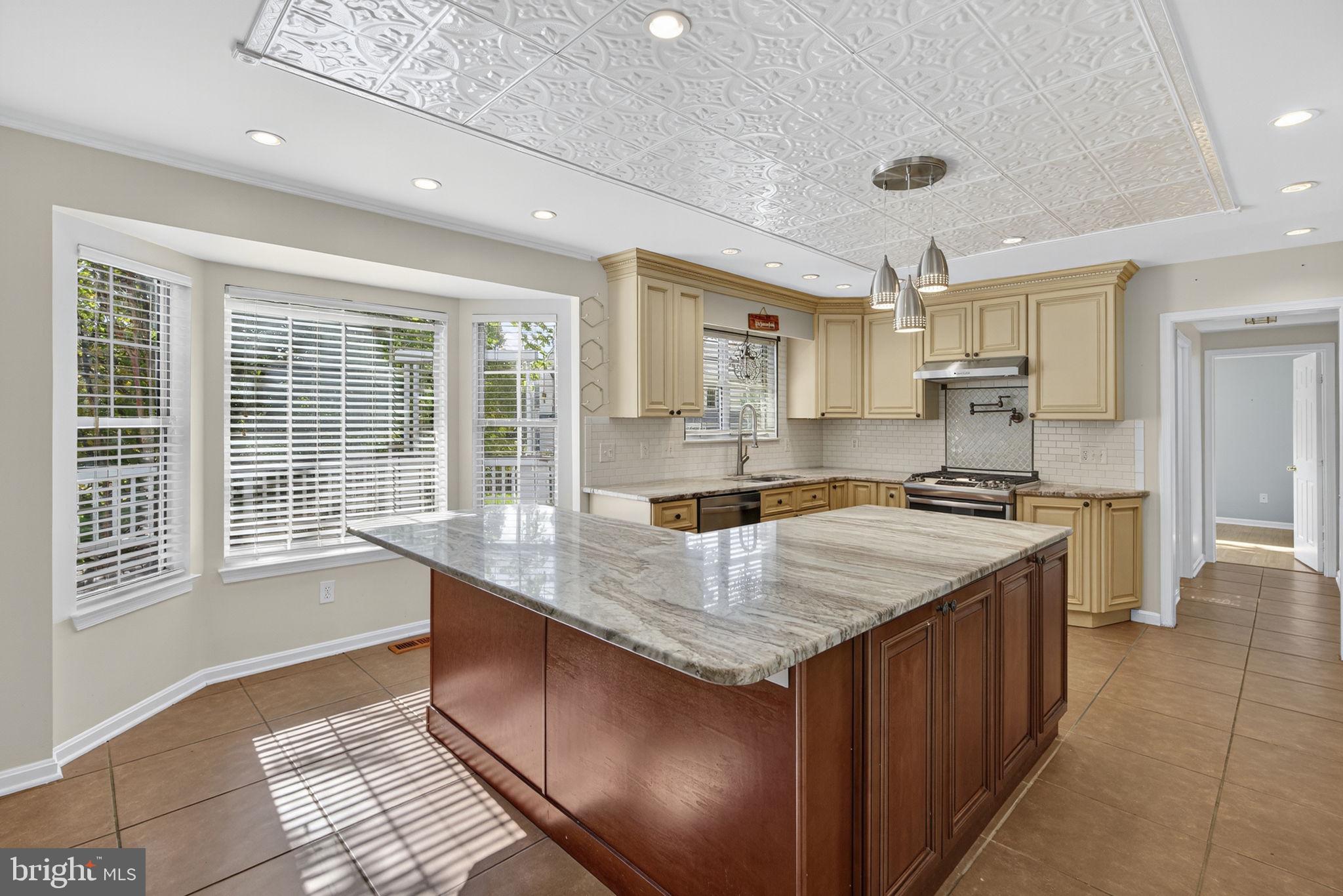 ASHBURN FARM - Residential