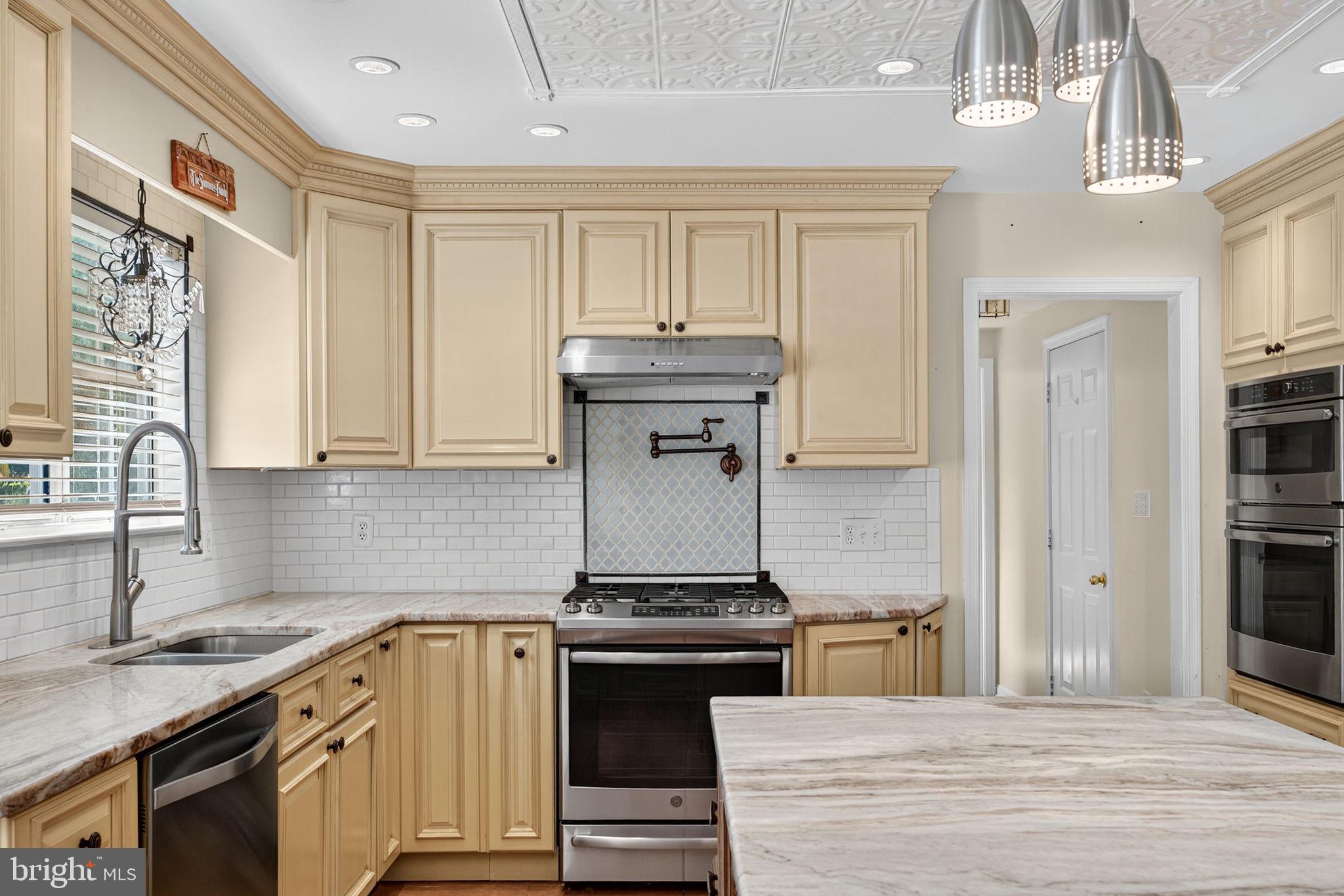 ASHBURN FARM - Residential