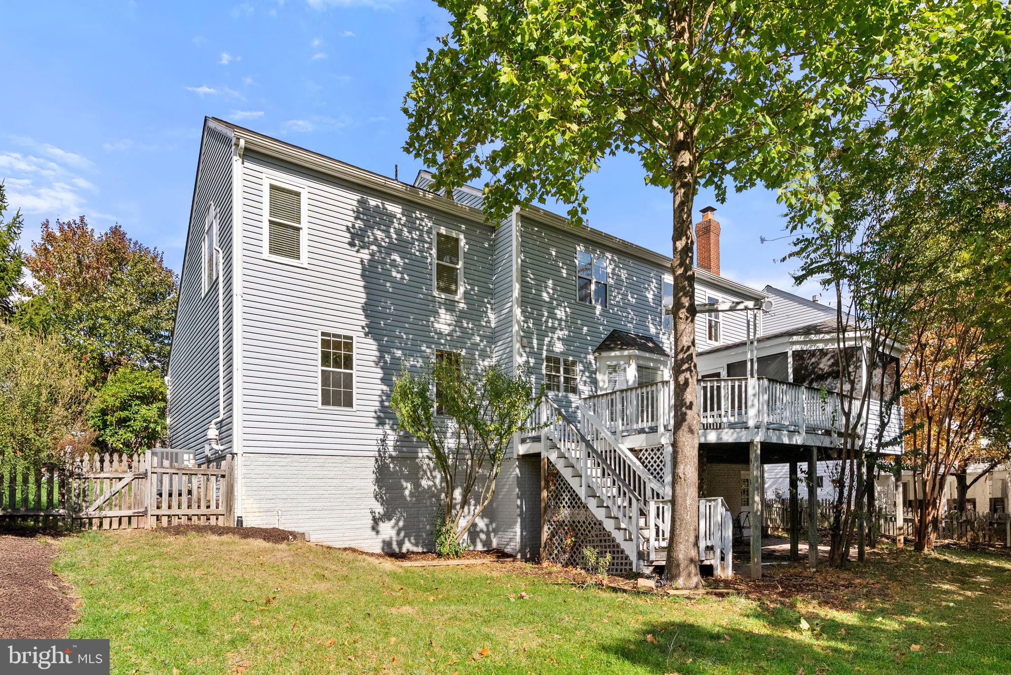 ASHBURN FARM - Residential
