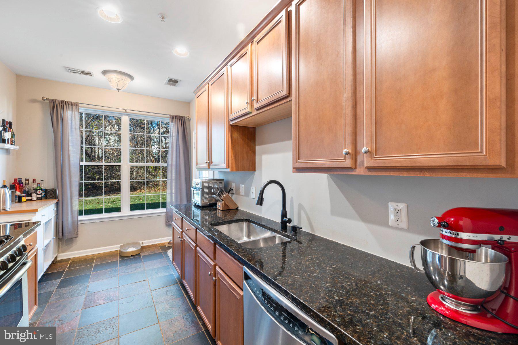 RIDGES AT BELMONT - Residential Lease