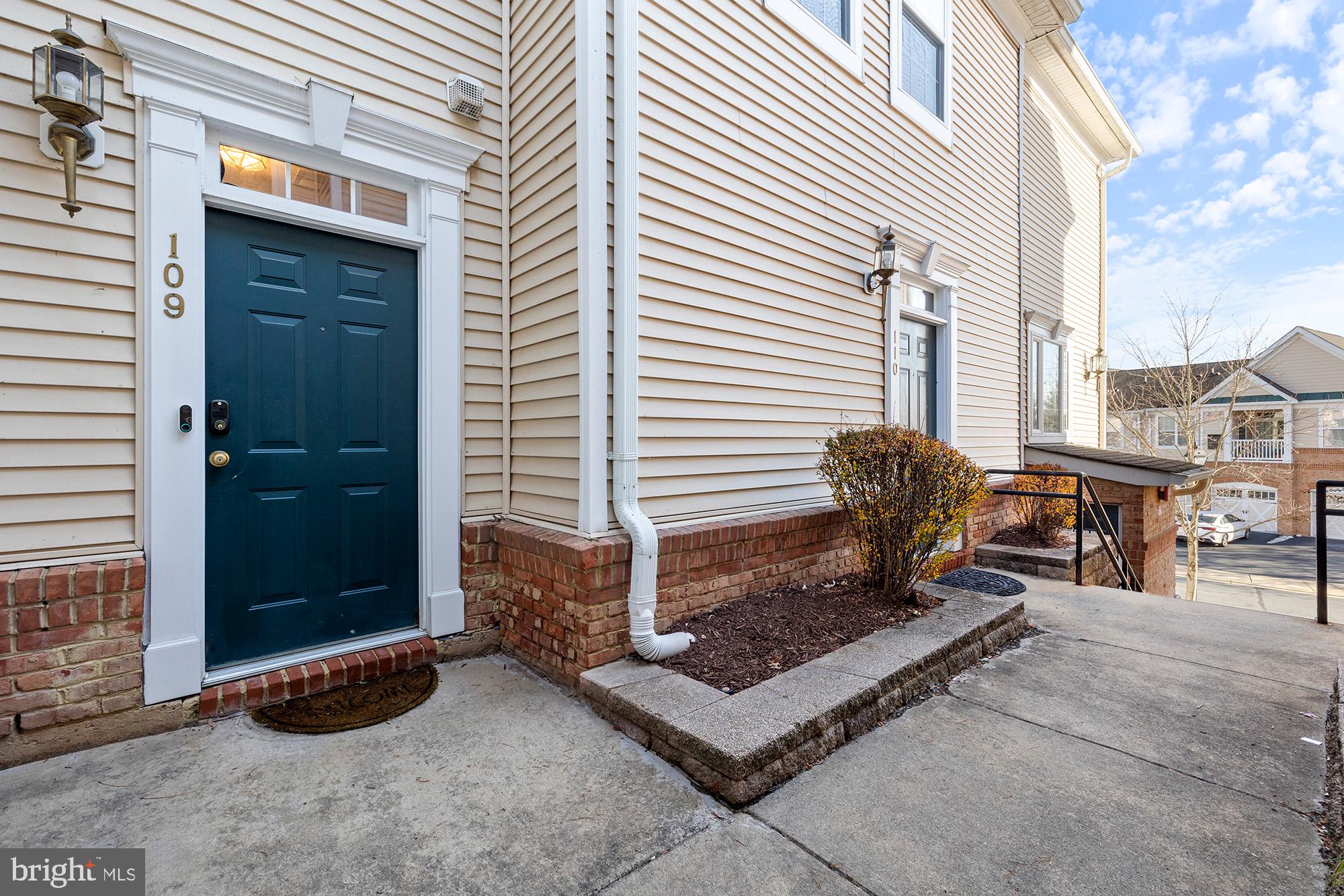 RIDGES AT BELMONT - Residential Lease