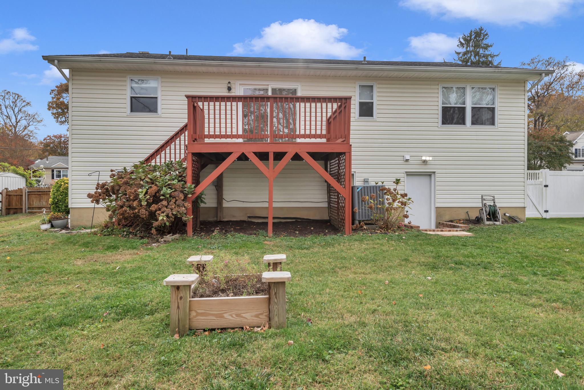 ARUNDEL VIEW - Residential