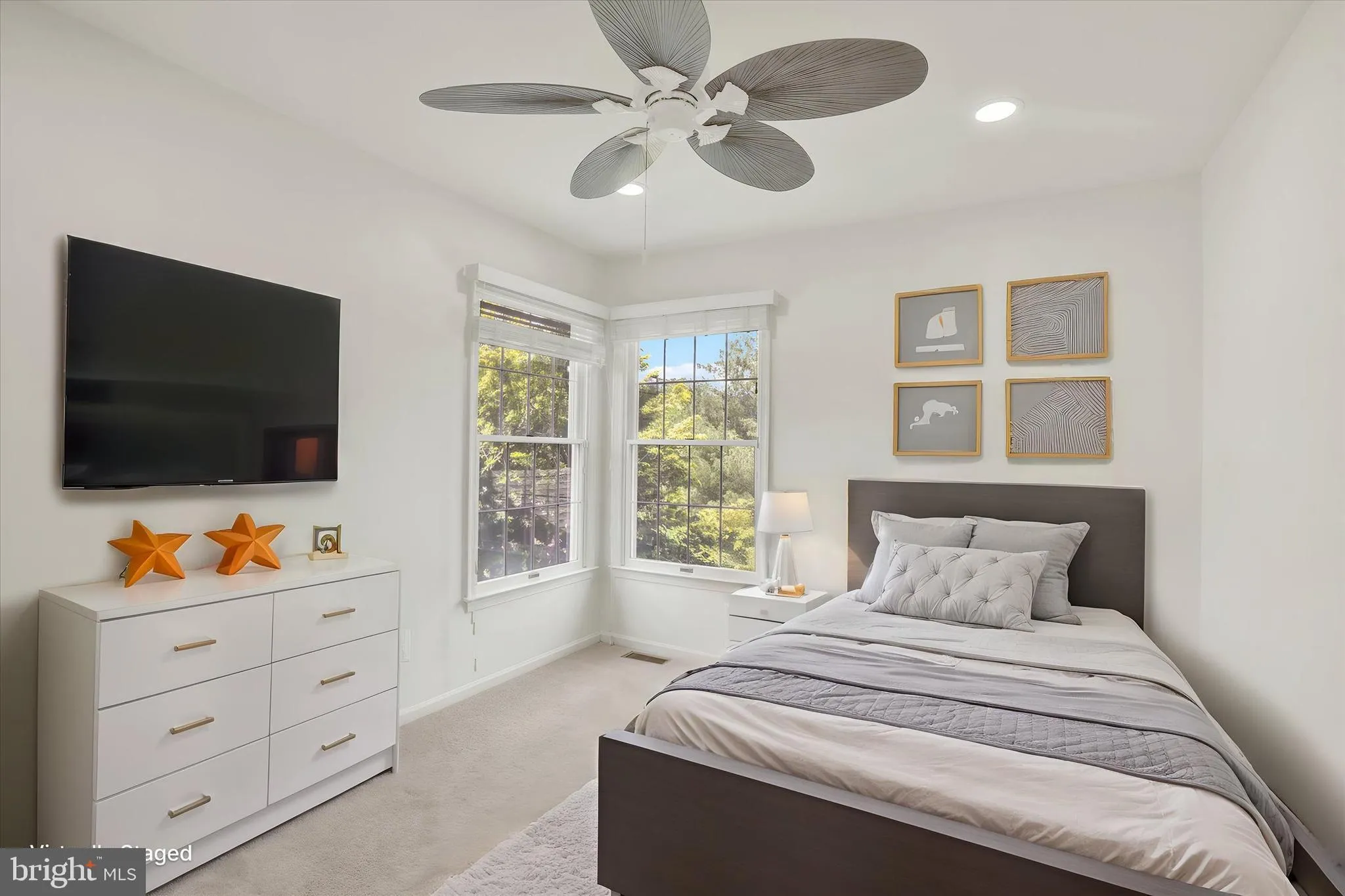 Princeton Junction, New Jersey 08550, United States, 4 Bedrooms Bedrooms, ,3 BathroomsBathrooms,Residential,Pending,142567