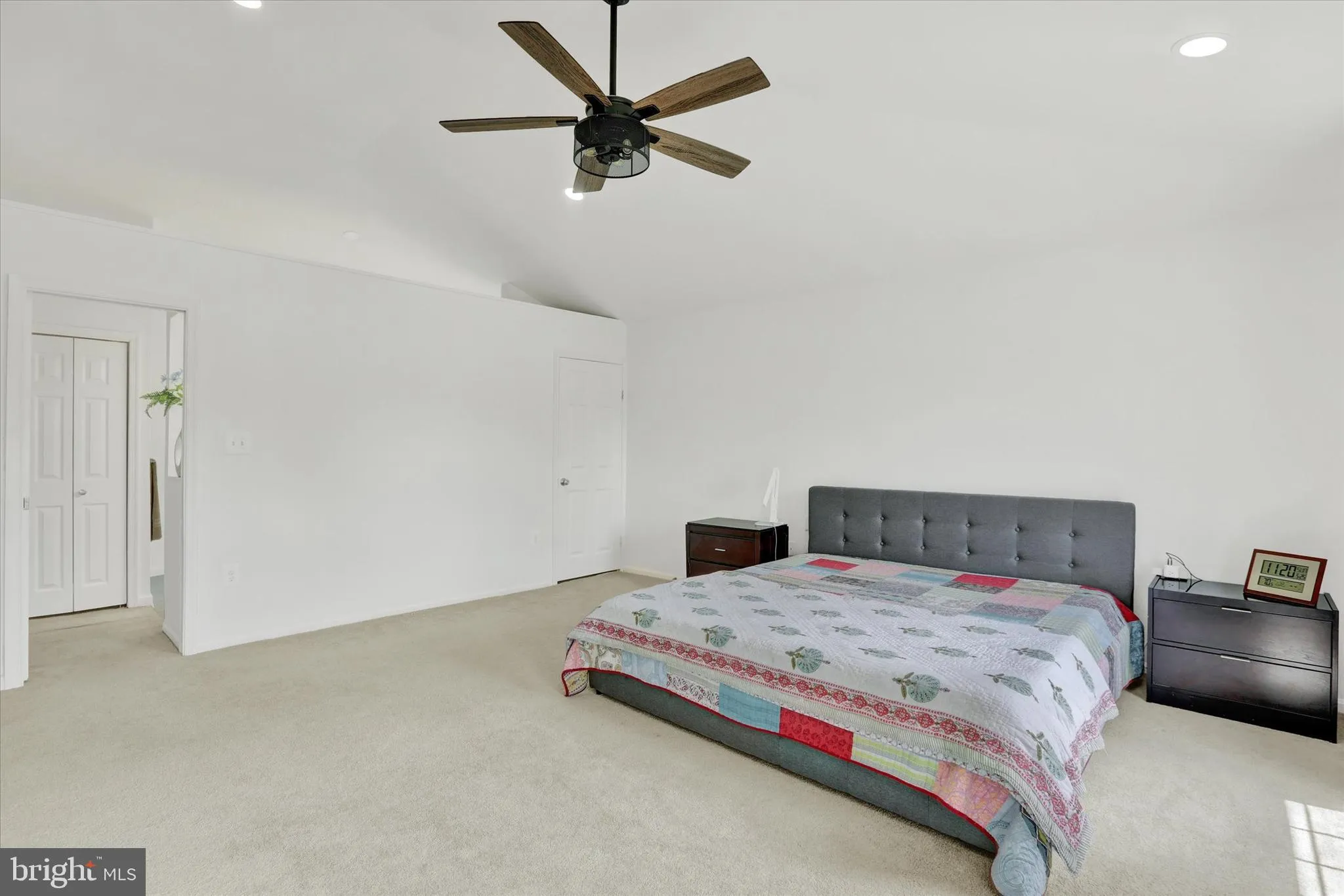 Princeton Junction, New Jersey 08550, United States, 4 Bedrooms Bedrooms, ,3 BathroomsBathrooms,Residential,Pending,142567