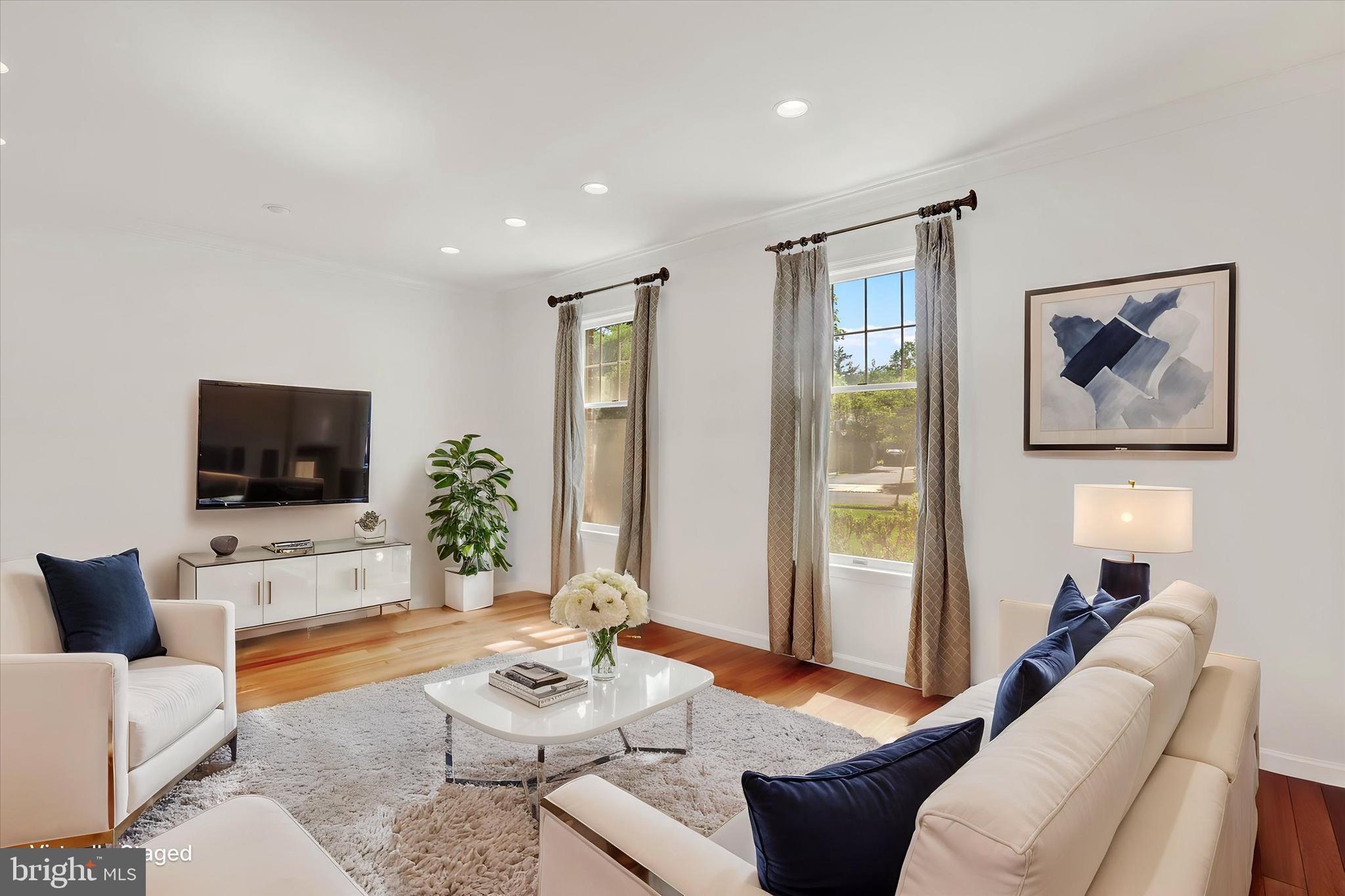 1 REDWOOD COURT