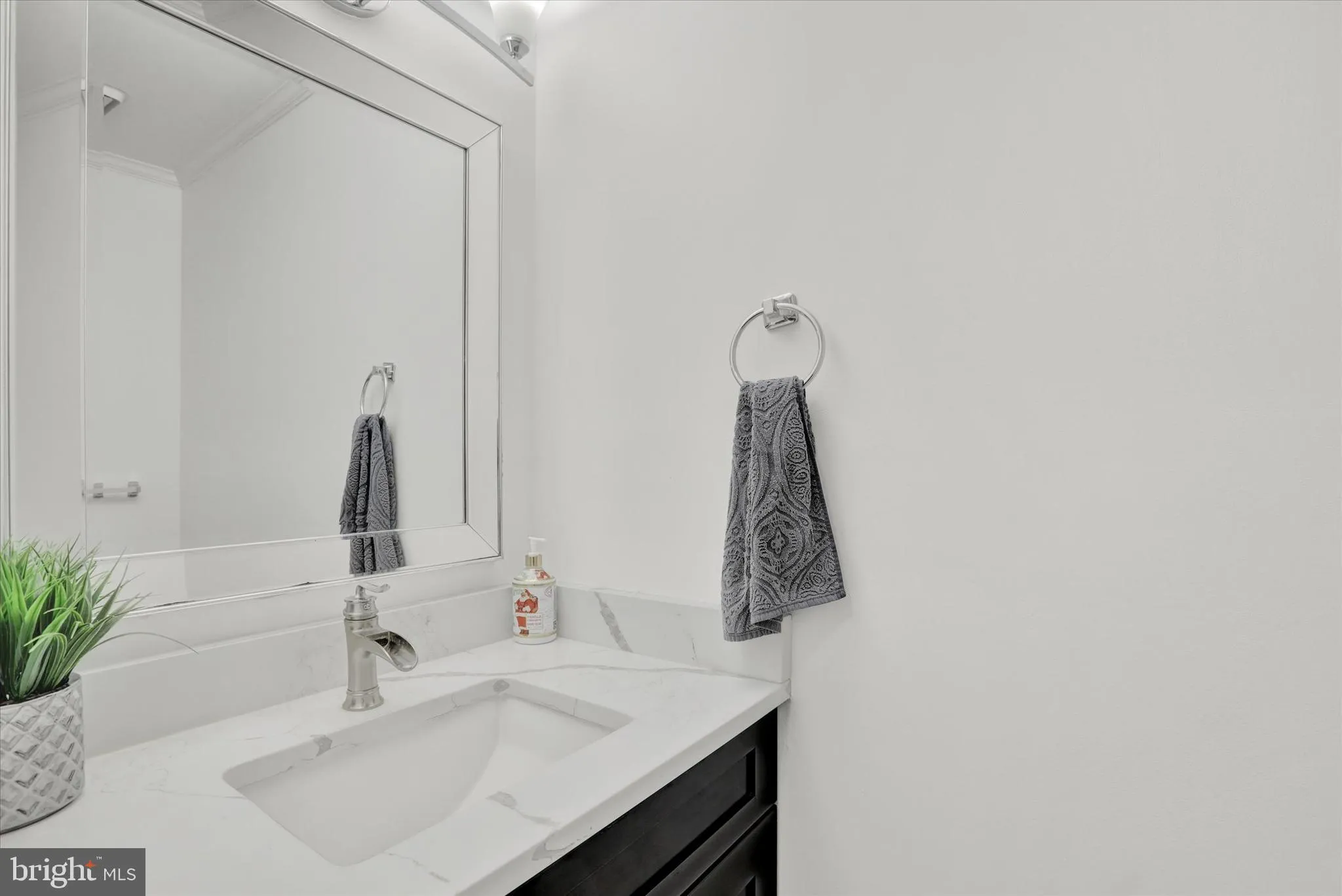 Princeton Junction, New Jersey 08550, United States, 4 Bedrooms Bedrooms, ,3 BathroomsBathrooms,Residential,Pending,142567