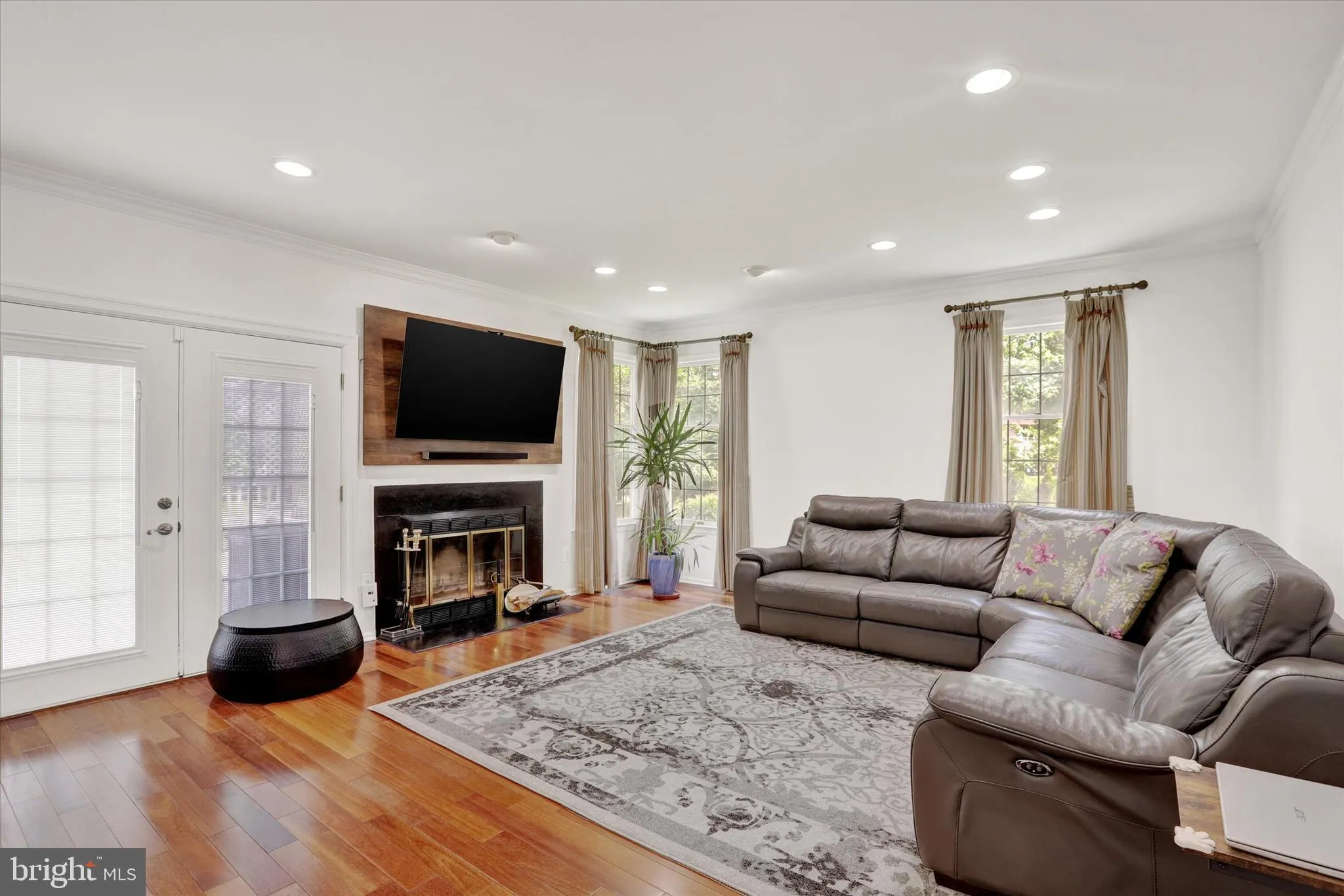 Princeton Junction, New Jersey 08550, United States, 4 Bedrooms Bedrooms, ,3 BathroomsBathrooms,Residential,Pending,142567