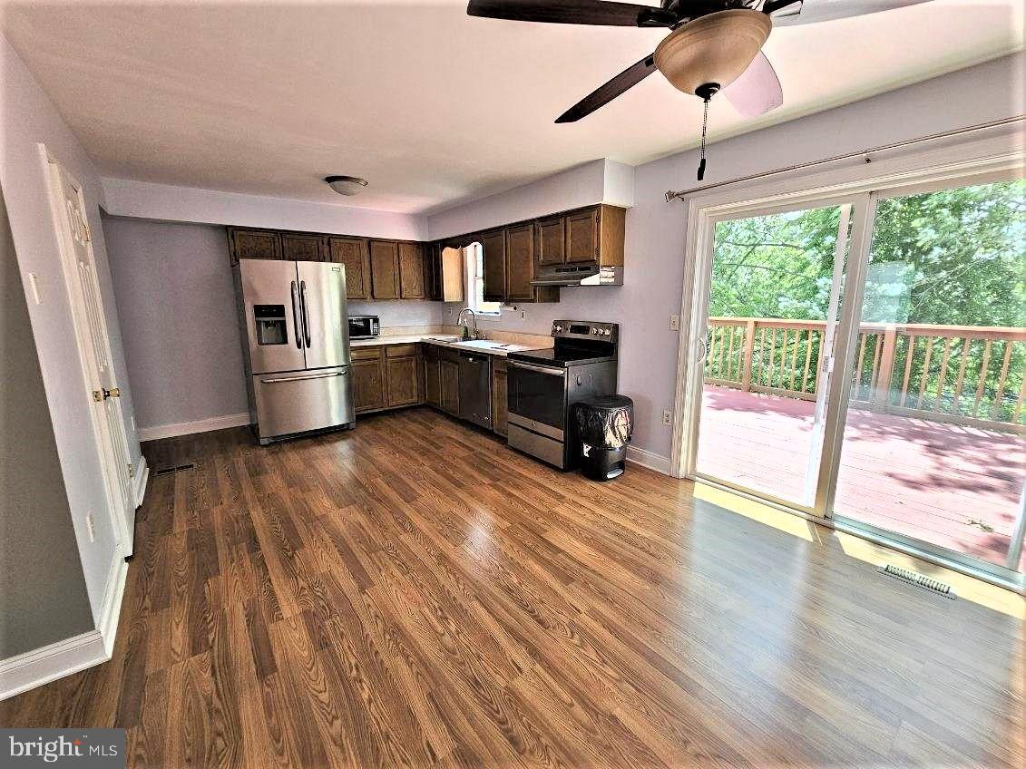 VILLAGE OF TALL OAKS - Residential Lease