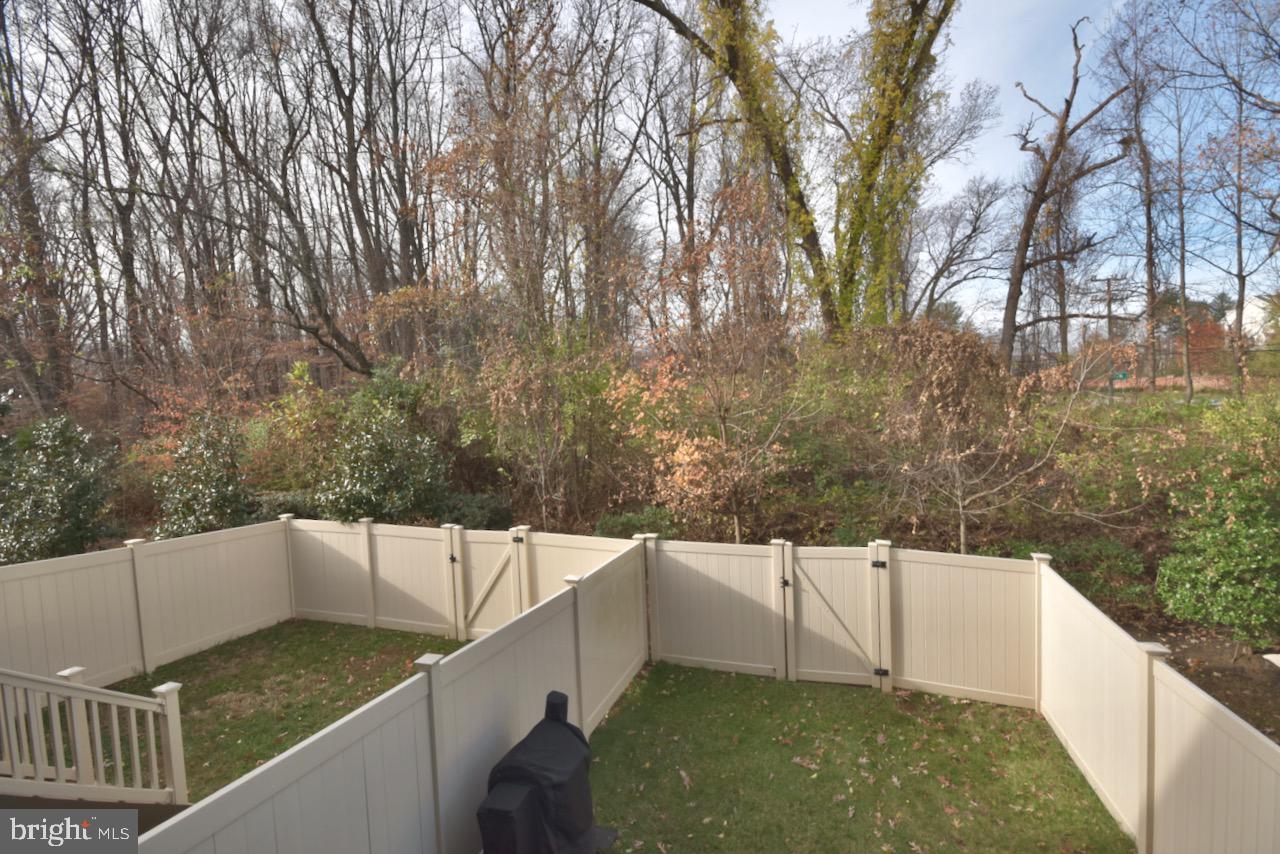 METRO ROW - Residential