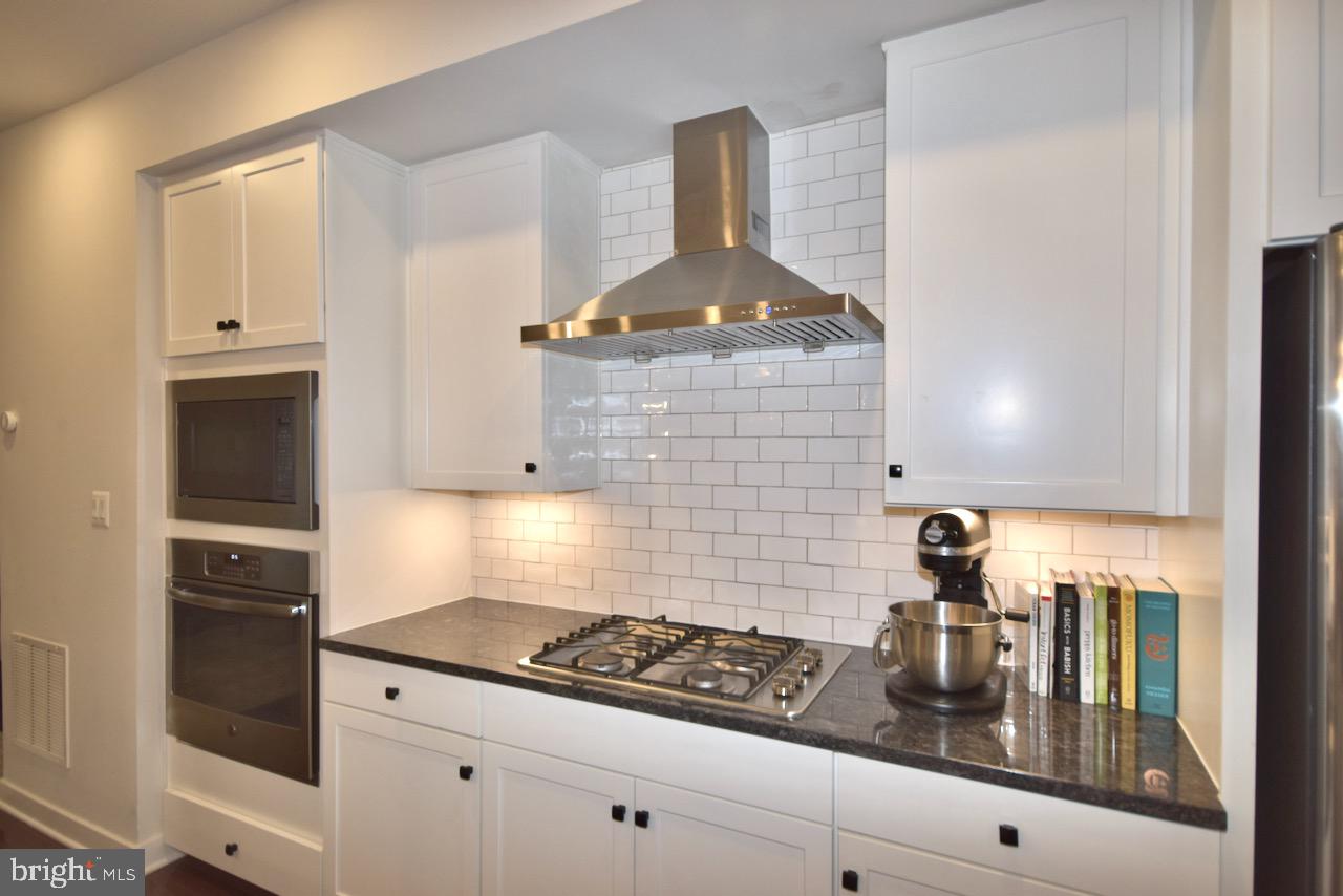 METRO ROW - Residential