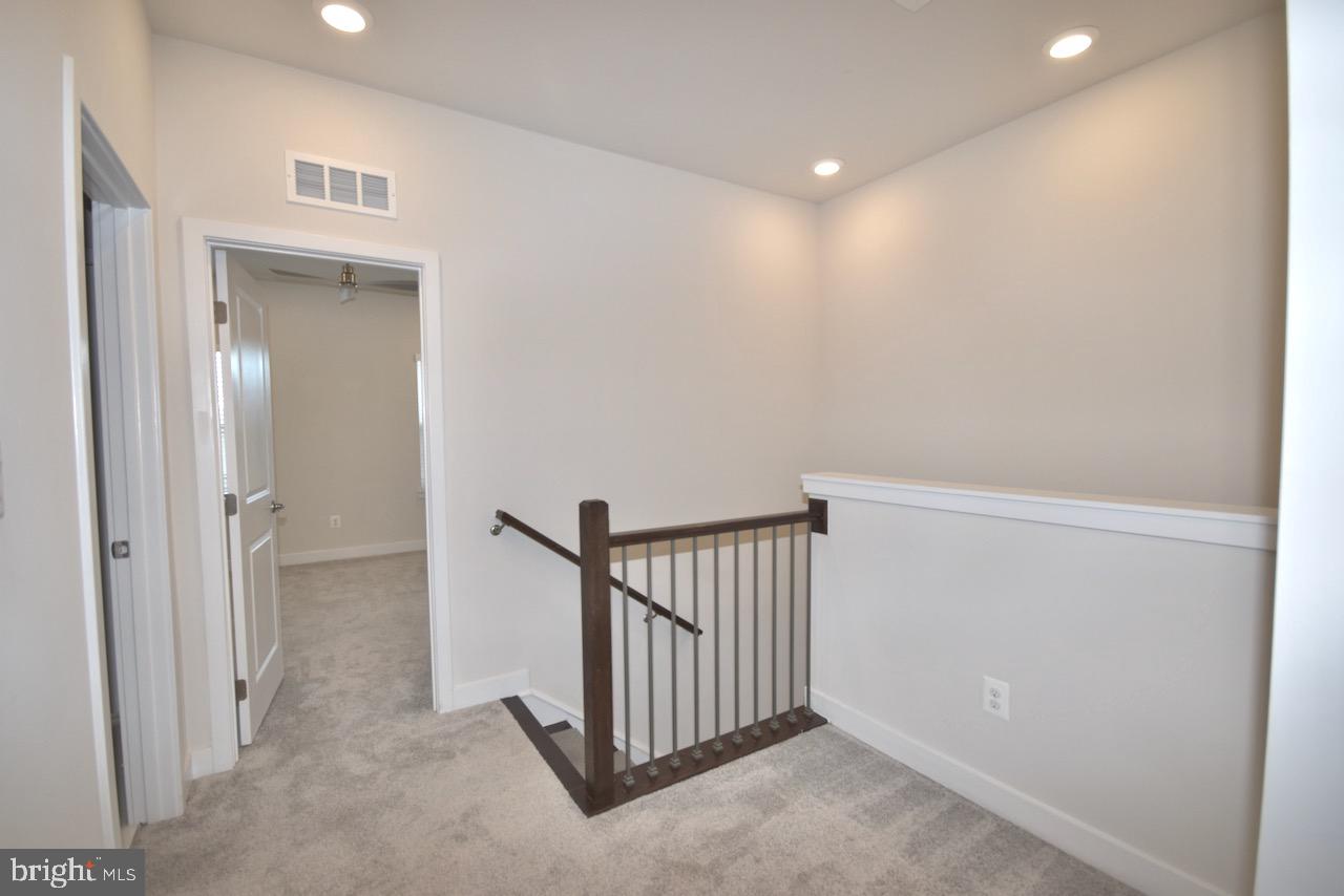 METRO ROW - Residential