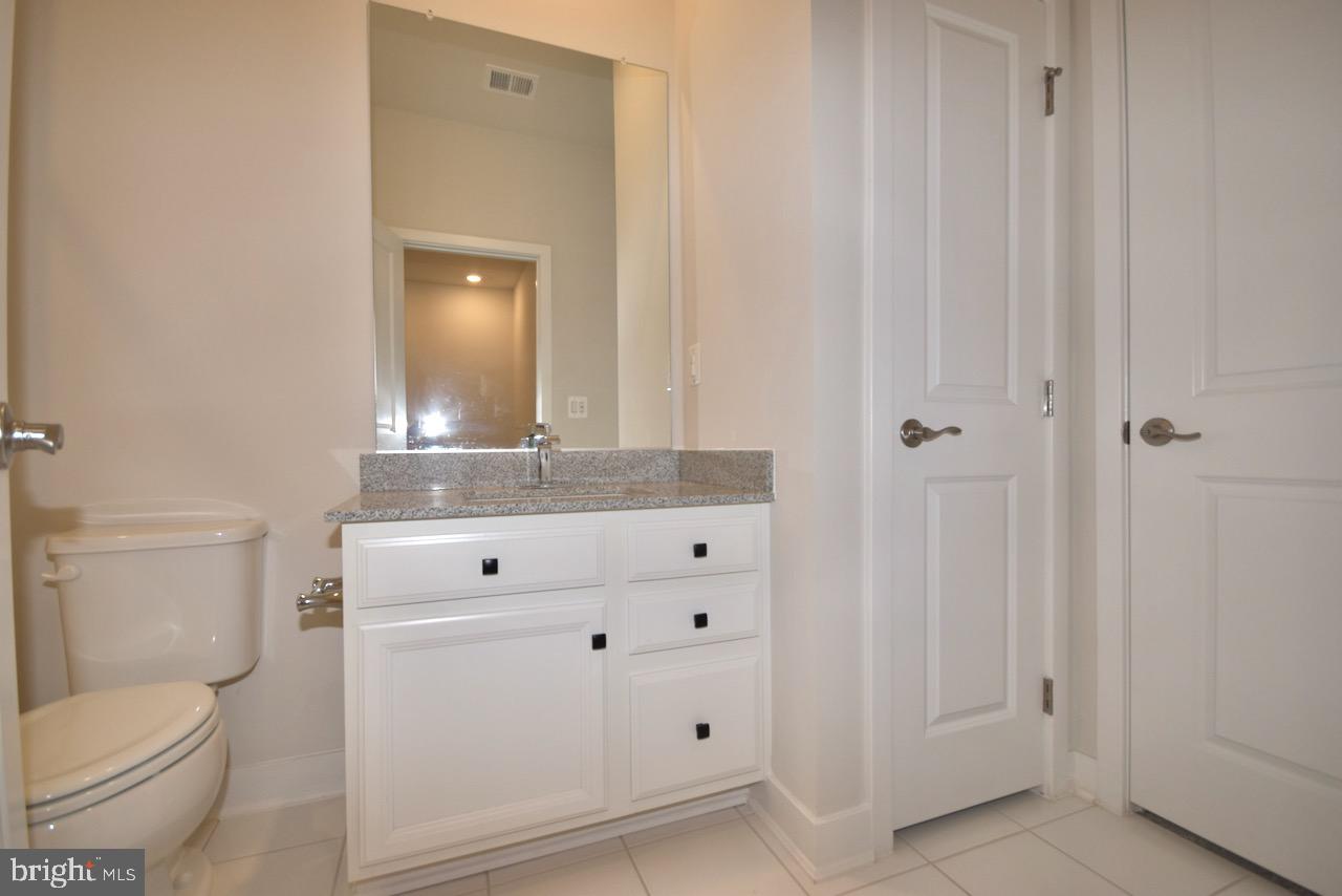 METRO ROW - Residential