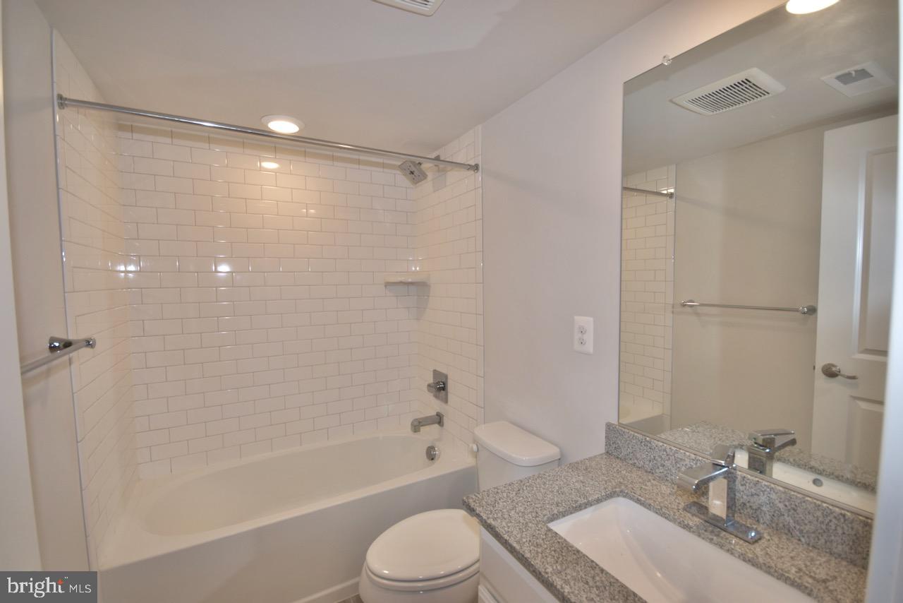 METRO ROW - Residential