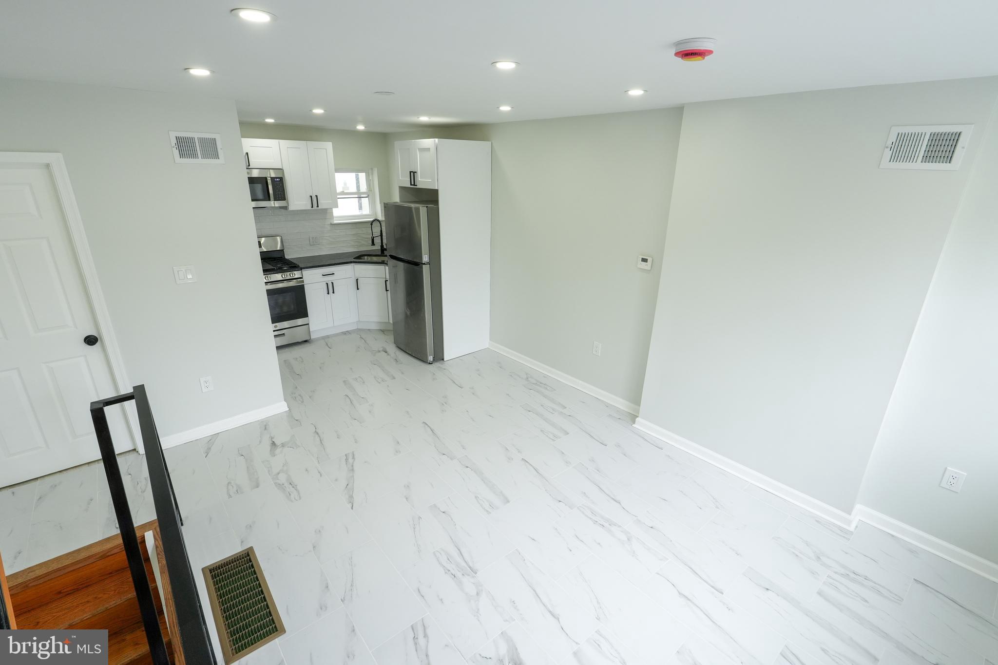 1236 E MOYAMENSING AVENUE