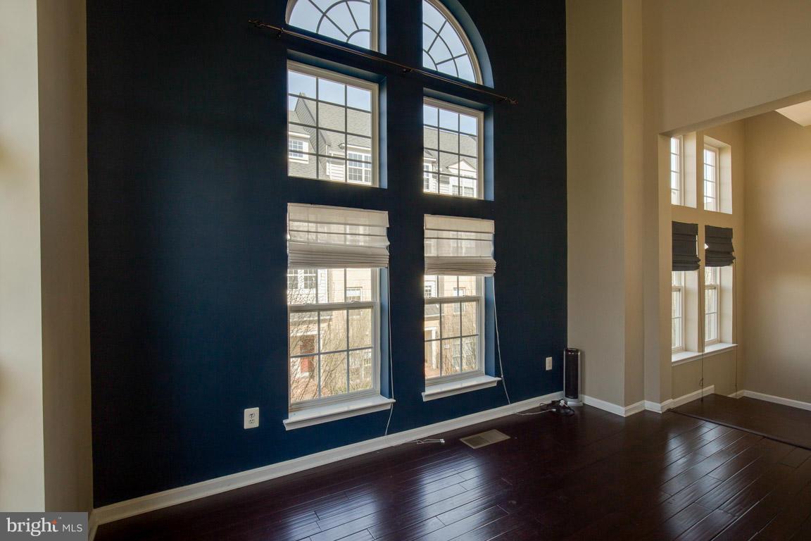 THE TOWNES AT VILLAGE PLACE - Residential