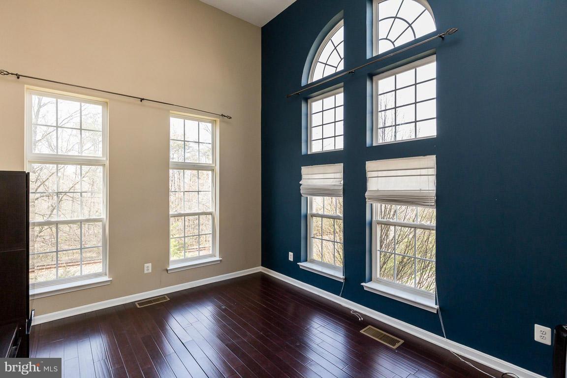 THE TOWNES AT VILLAGE PLACE - Residential