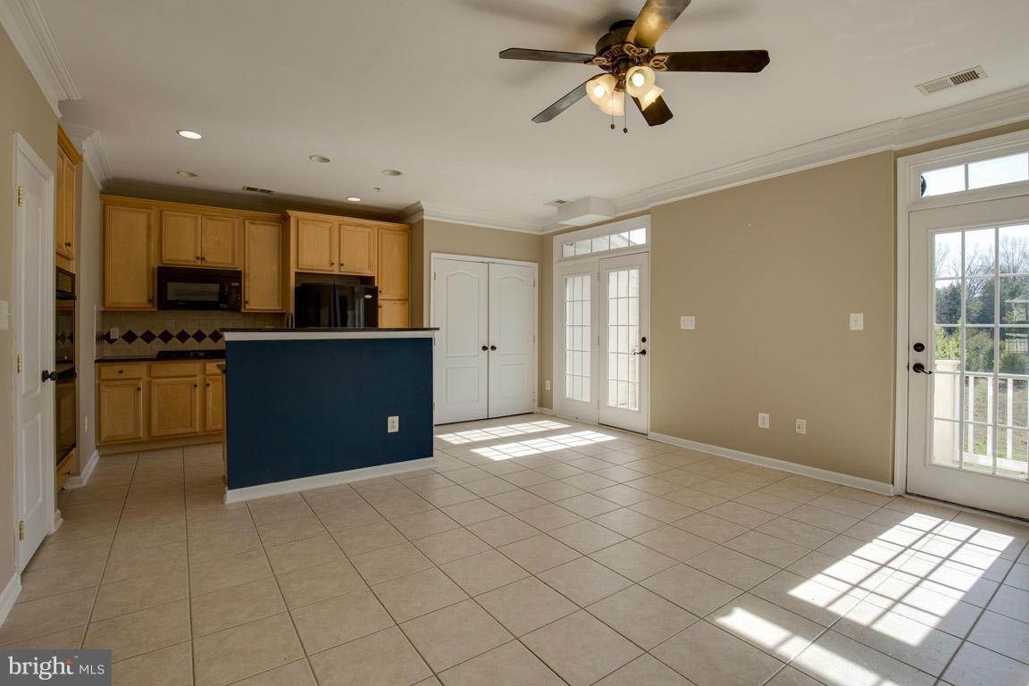 THE TOWNES AT VILLAGE PLACE - Residential