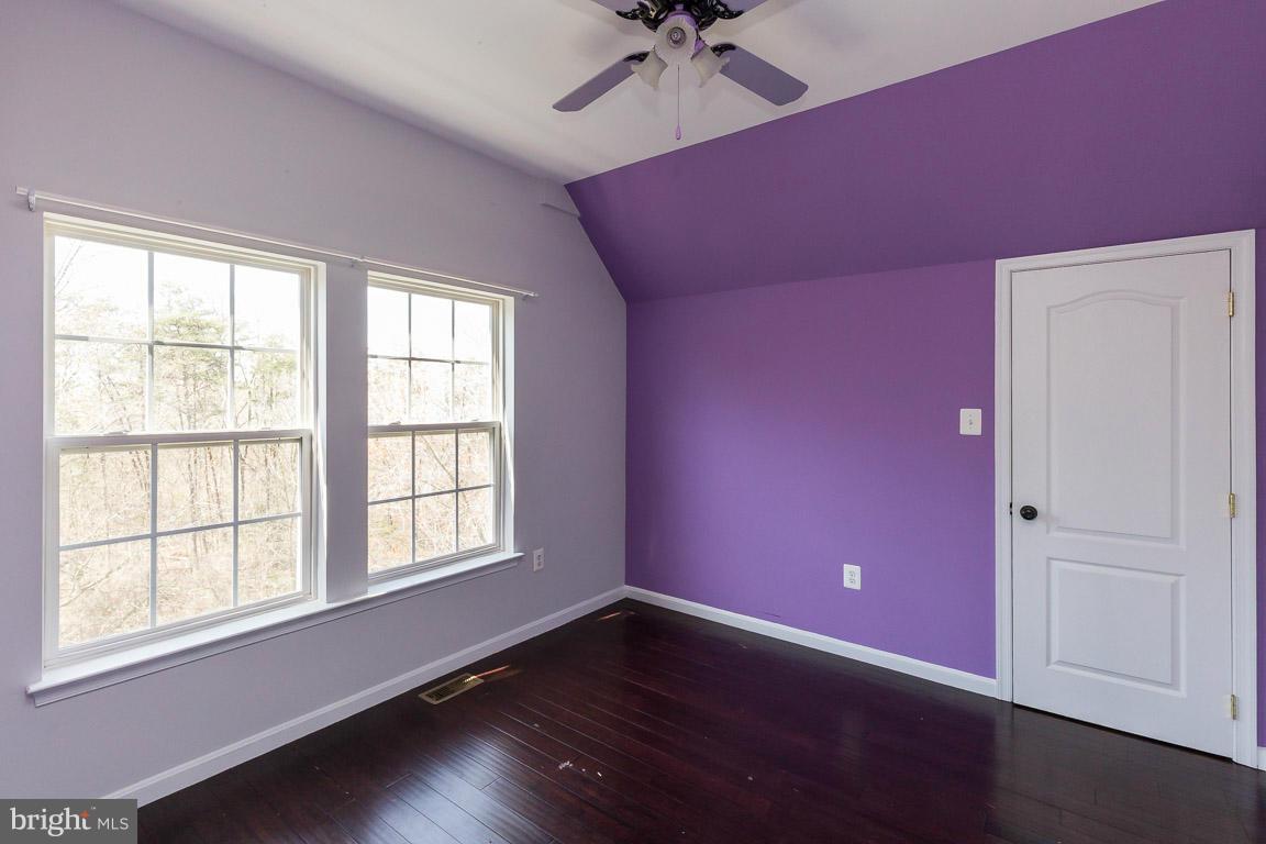 THE TOWNES AT VILLAGE PLACE - Residential