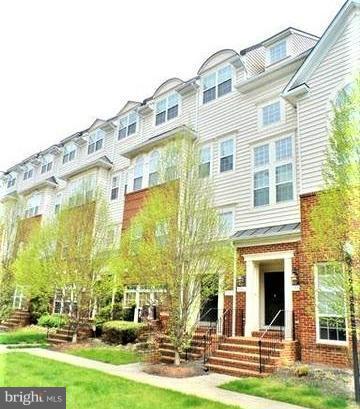 THE TOWNES AT VILLAGE PLACE - Residential