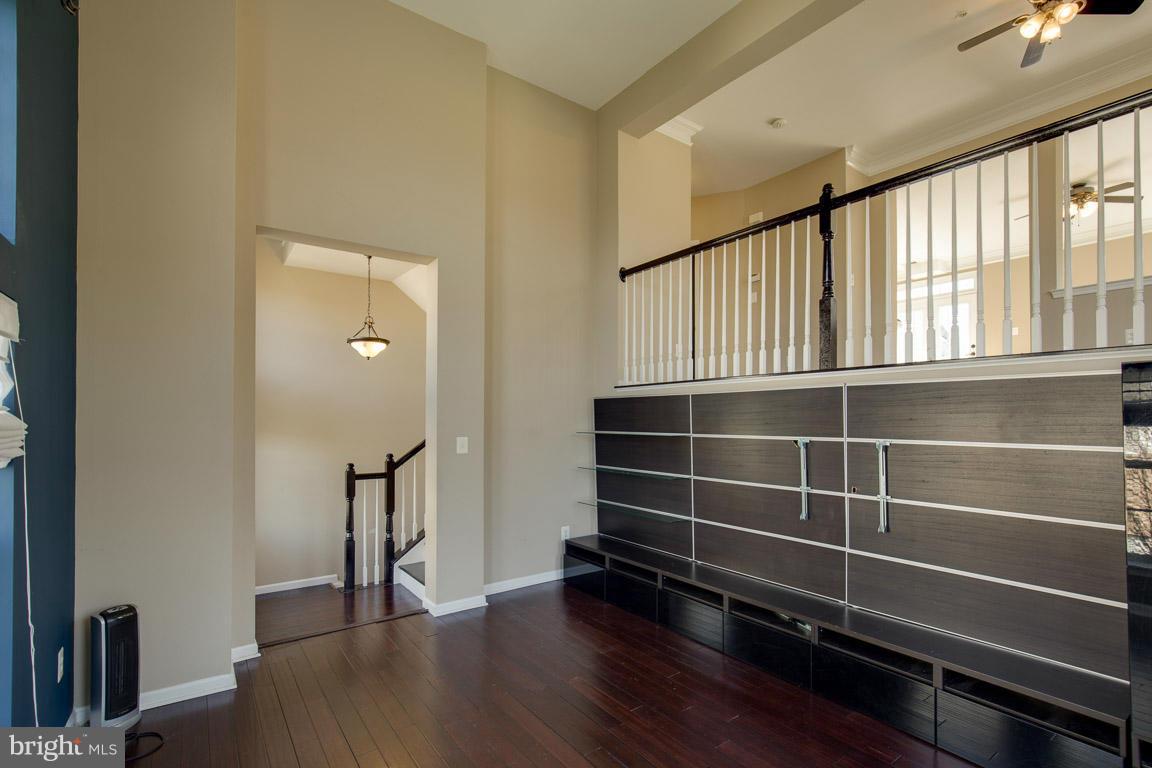 THE TOWNES AT VILLAGE PLACE - Residential