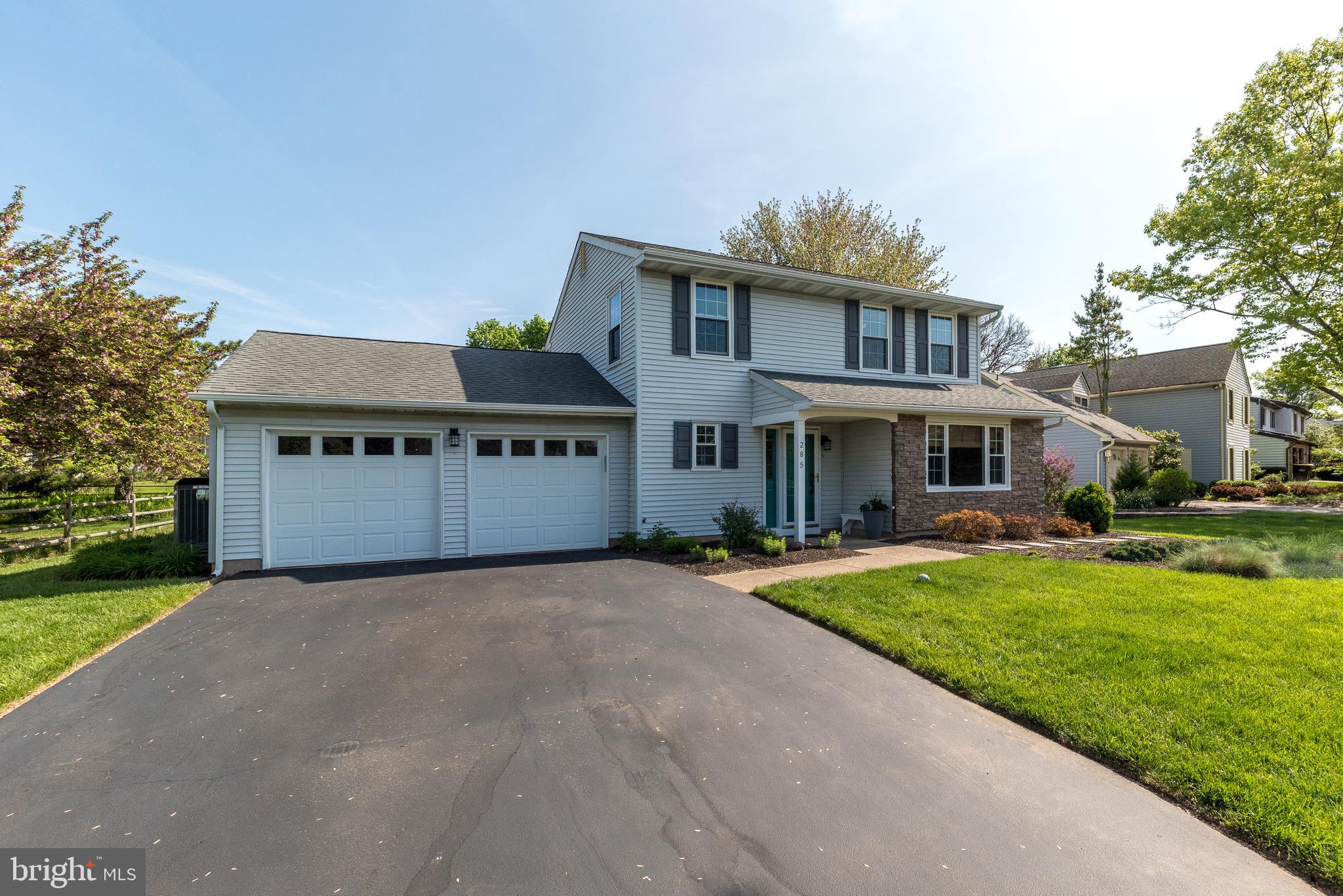 285 YORKSHIRE DRIVE