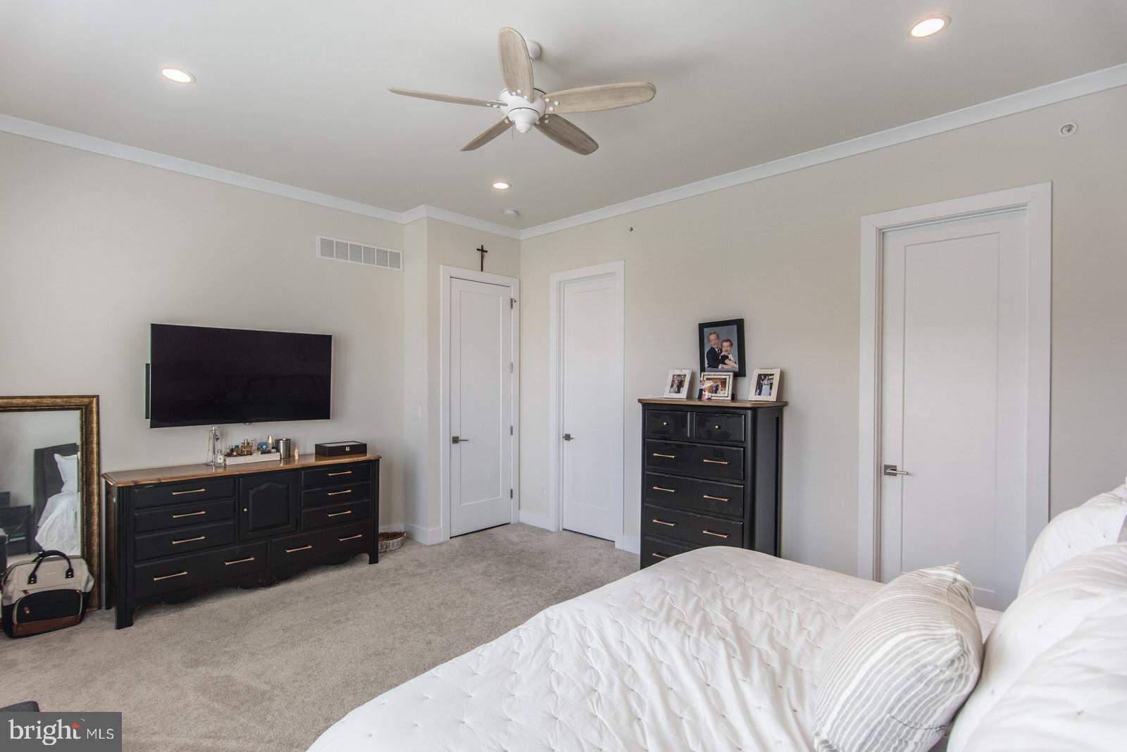 ENCLAVE AT THE PROMENADE - Residential