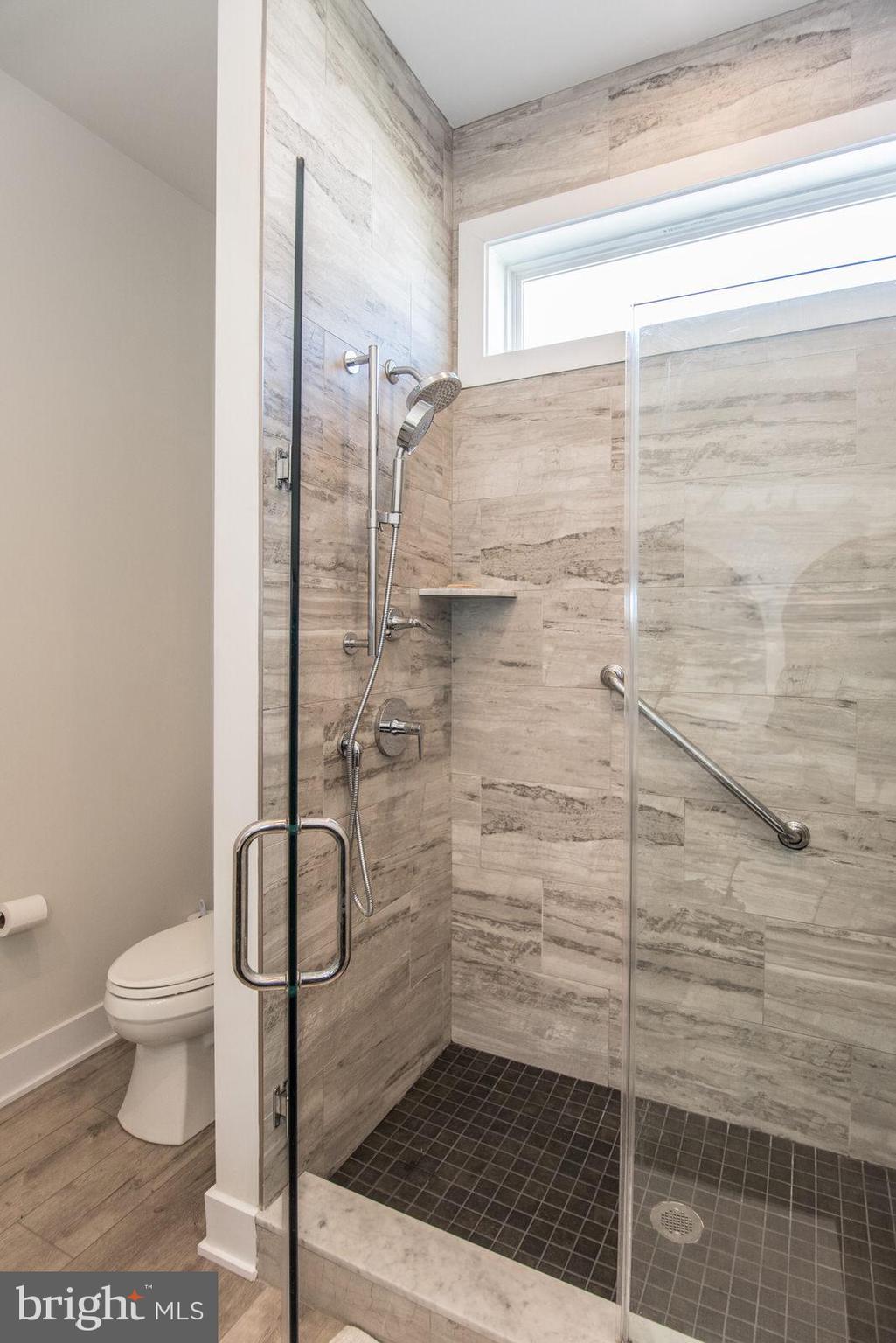 ENCLAVE AT THE PROMENADE - Residential