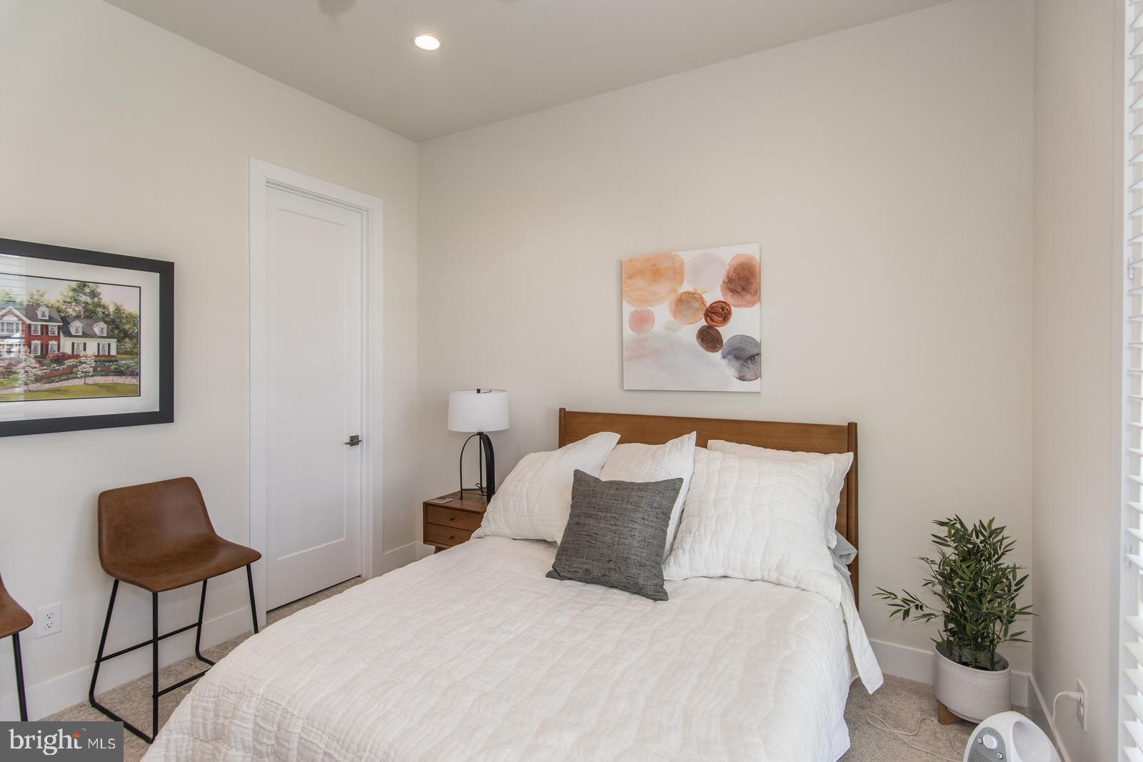 ENCLAVE AT THE PROMENADE - Residential