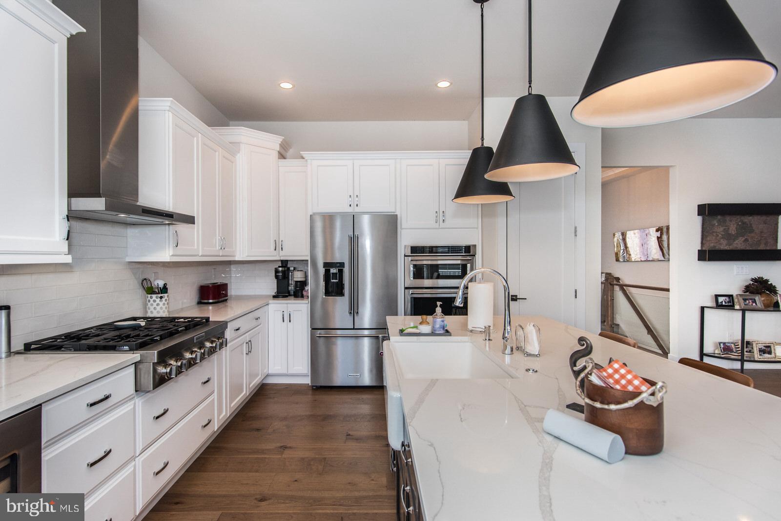 ENCLAVE AT THE PROMENADE - Residential