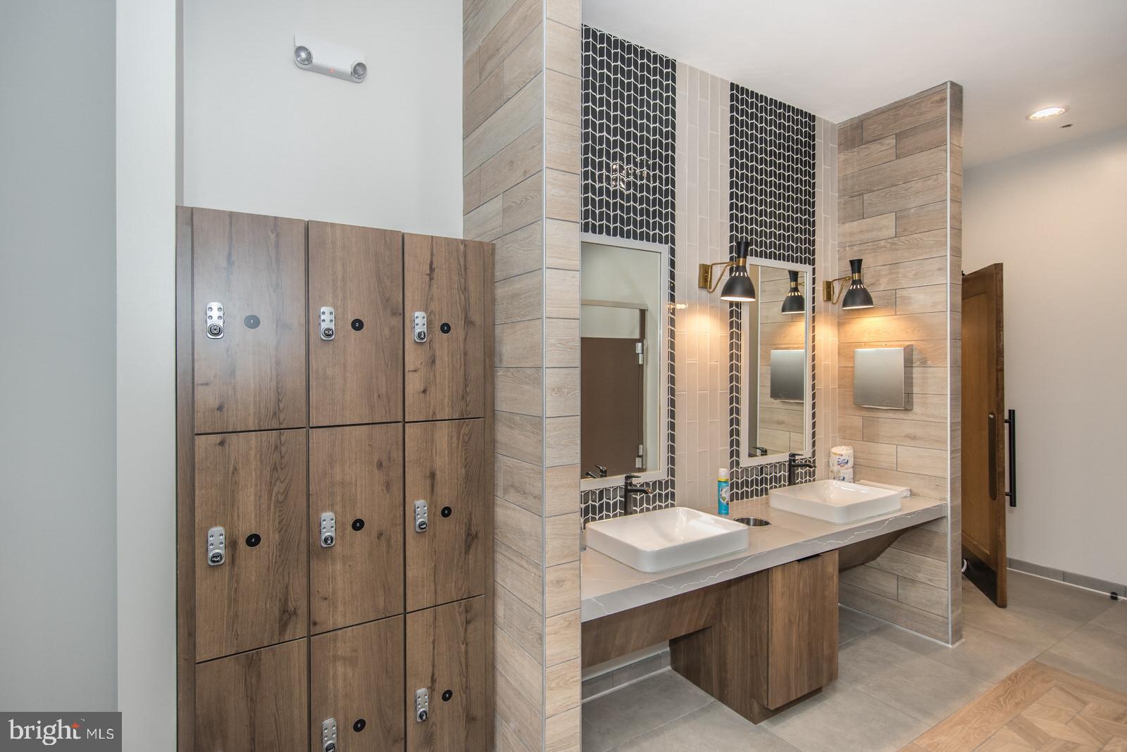 ENCLAVE AT THE PROMENADE - Residential