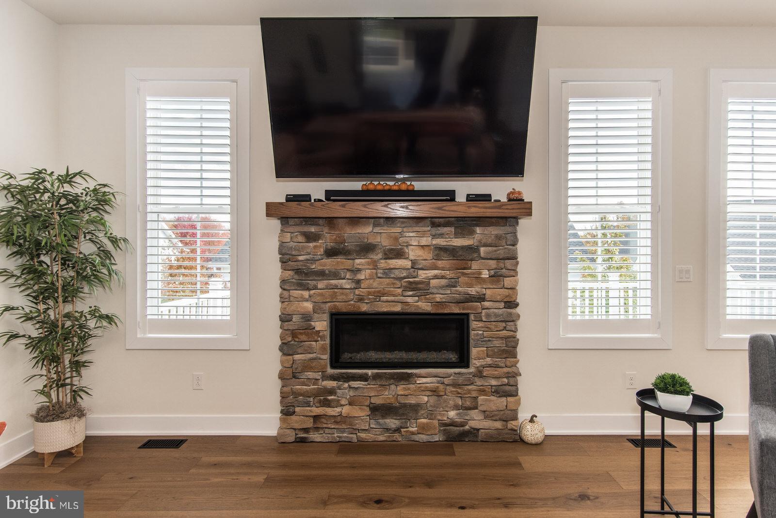 ENCLAVE AT THE PROMENADE - Residential