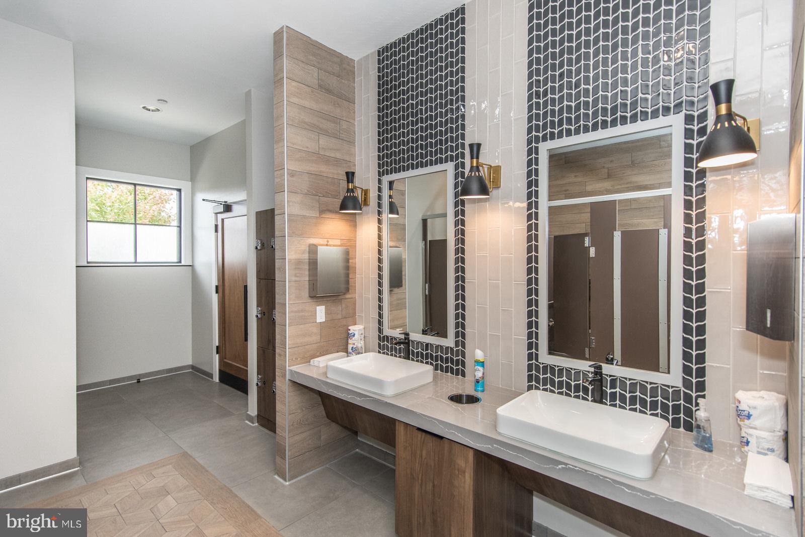 ENCLAVE AT THE PROMENADE - Residential