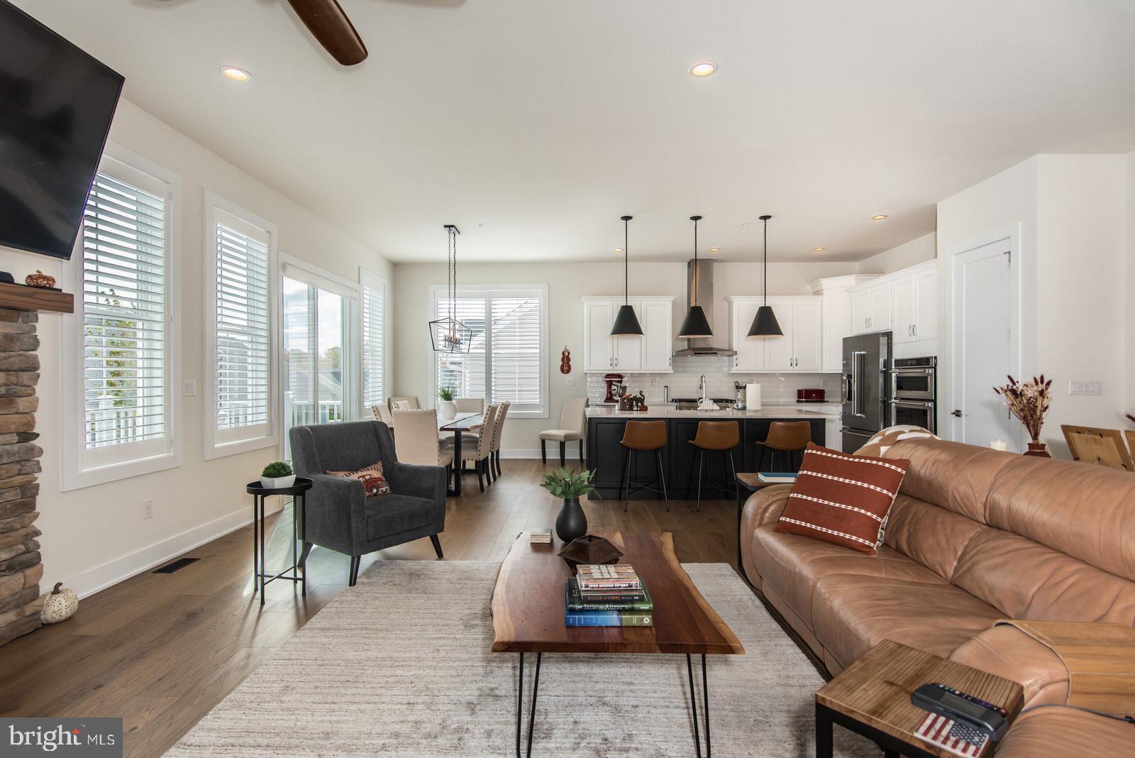 ENCLAVE AT THE PROMENADE - Residential