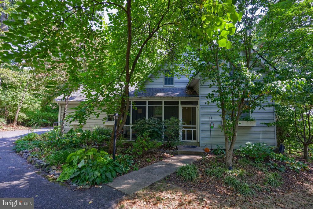 Photo of 693 Trail Road N, Elizabethtown, PA 17022 (MLS # PALA2056986)