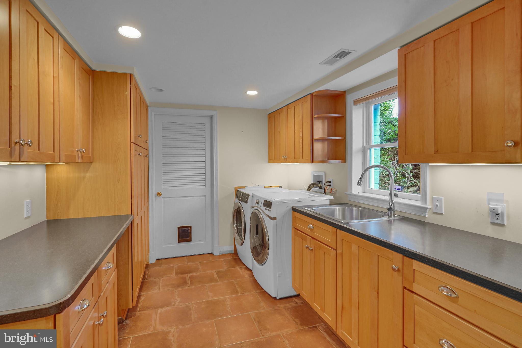 KENSINGTON - Residential