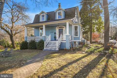 Photo of 10312 Kensington Parkway, KENSINGTON, MD 20895 (MLS # MDMC2214228)