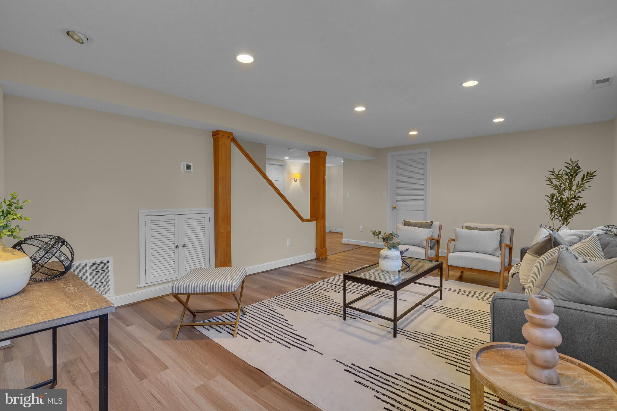 KENSINGTON - Residential